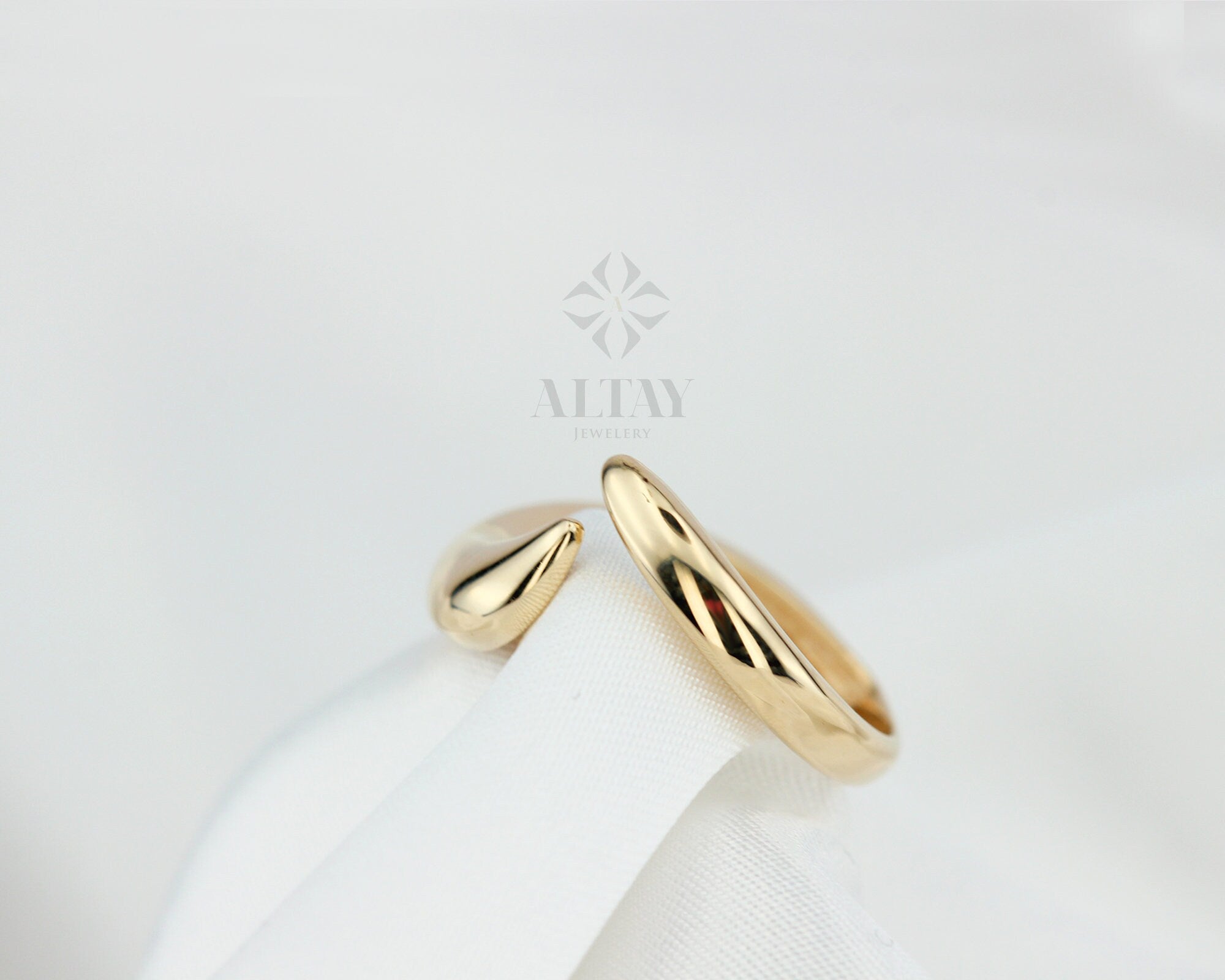 14K Bull Horn Ring, Power Symbol, Minimalist Ring, Dainty Ring, Stackable Ring, Gift For Her, Dailywear Fine Jewelry, Gift For Wife, Fashion
