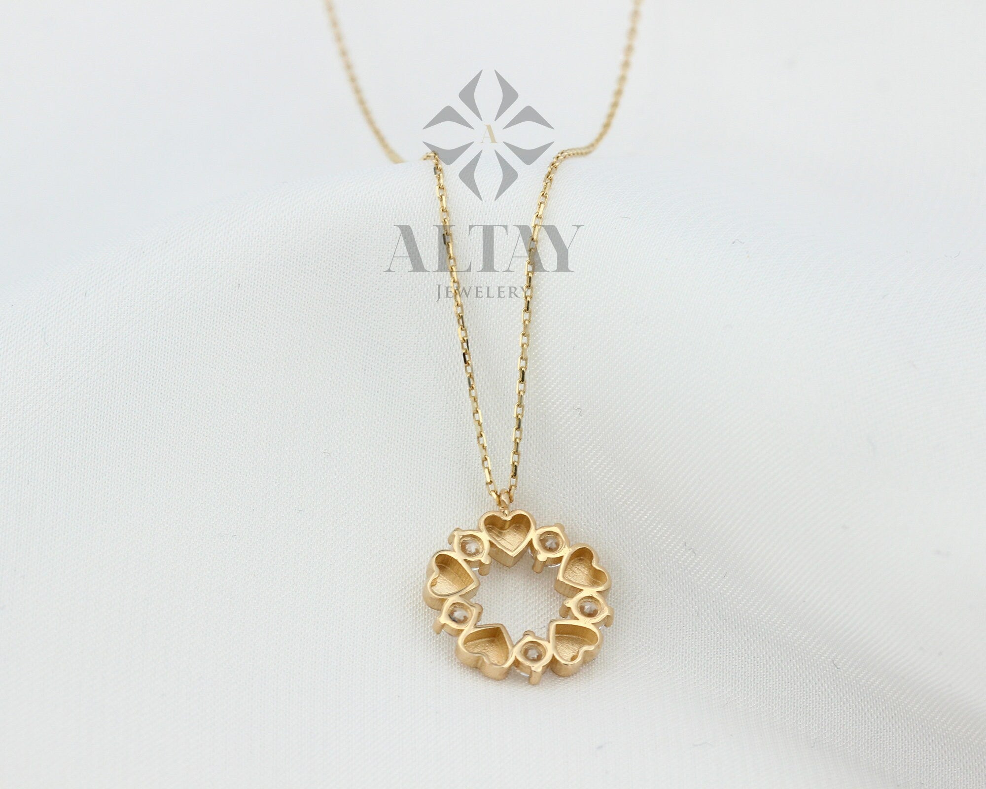 14K Gold Heart Wreath Necklace, Christmas Wreath Pendant, Infinite Love Choker, Eternity Charm, Bridal Jewelry, Dainty Gift for Her,