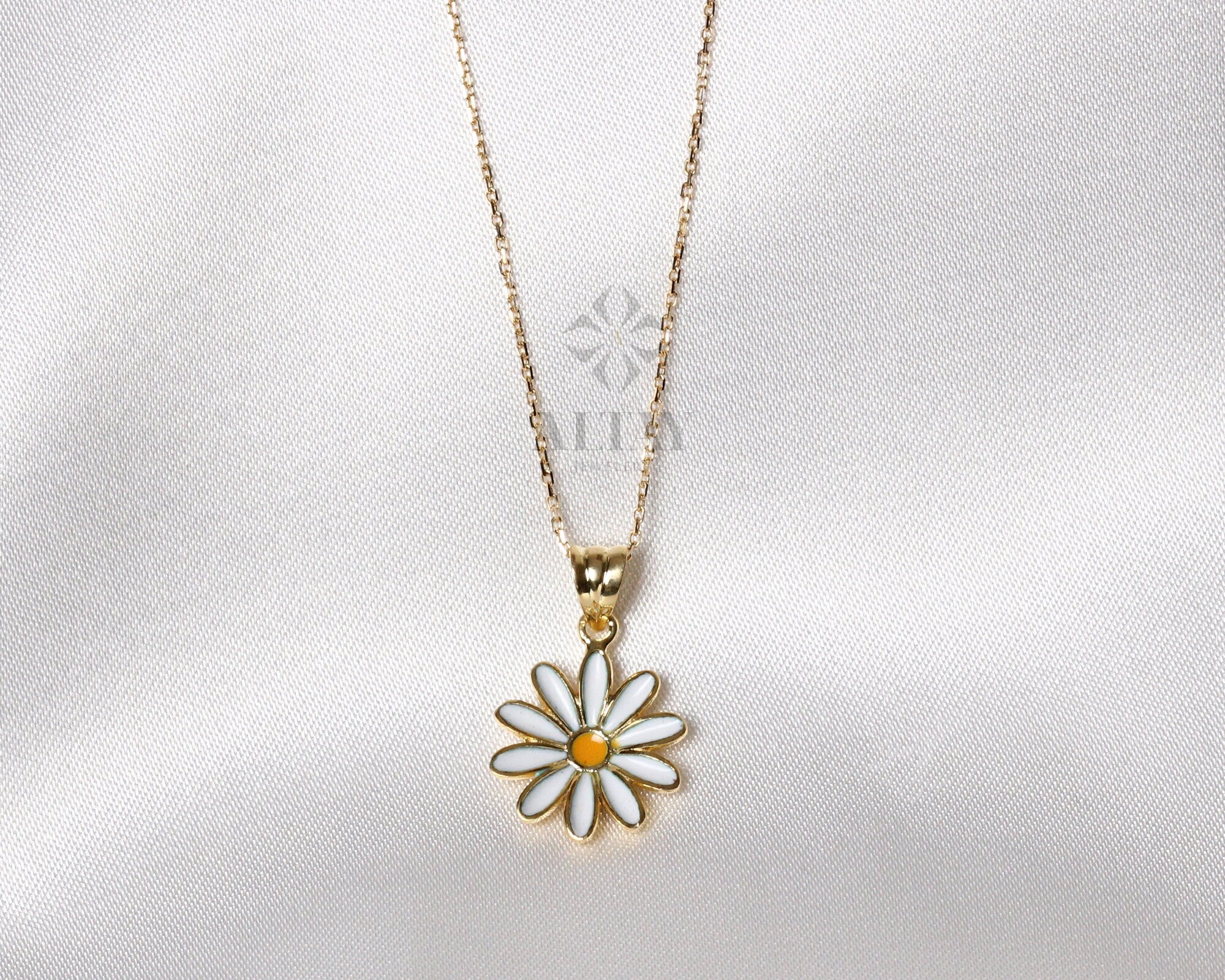14K Gold Daisy Necklace, Gold Flower Pendant, Yellow and White Enamel Choker, Gift for Her, Daisy Charm, Dainty Everyday Daisy Jewelry