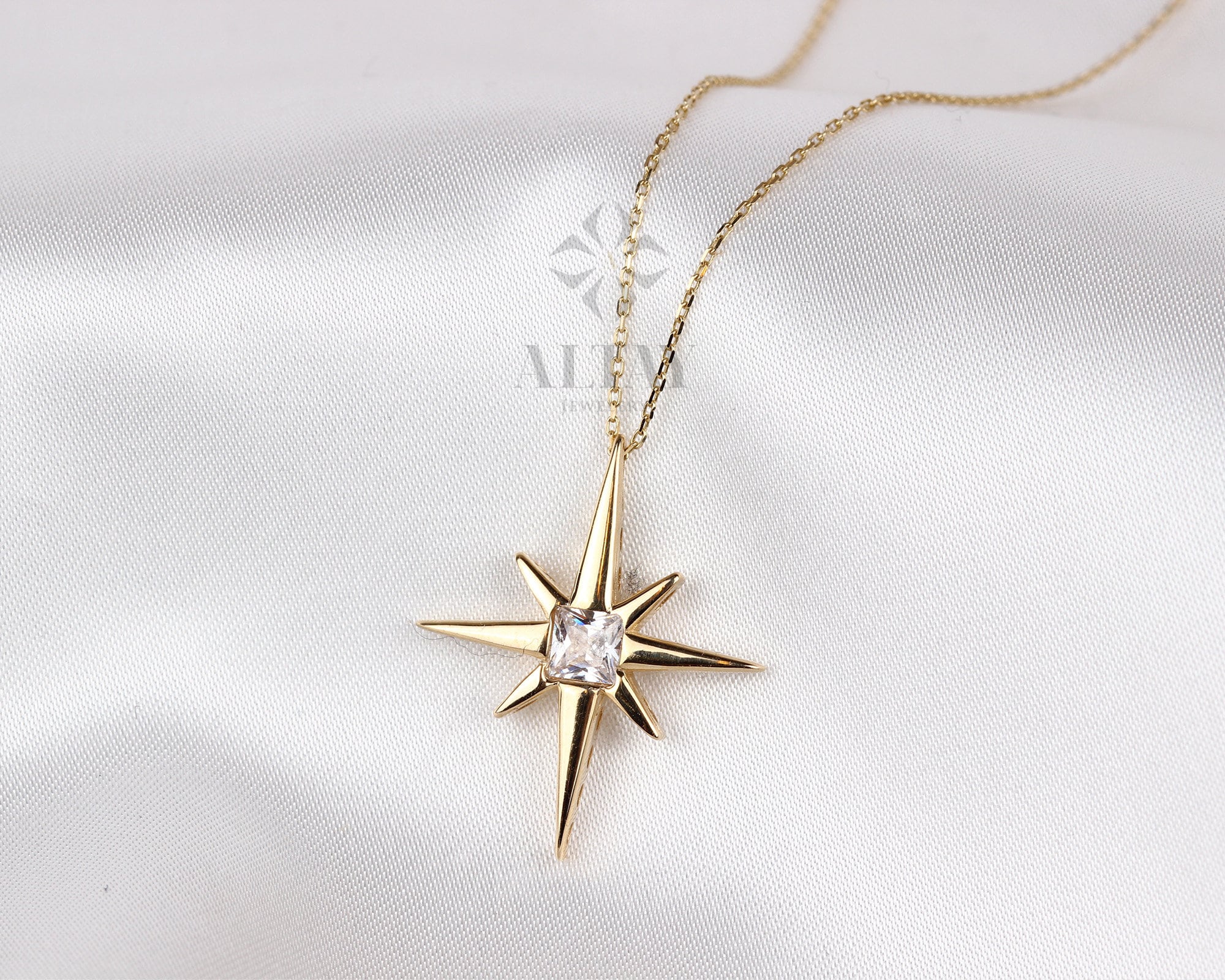 14K Gold North Star Necklace, Celestial North Star Pendant, Gift for Her, Minimalist, Dainty Layering Chain, Christmas, Valentines Day Gift