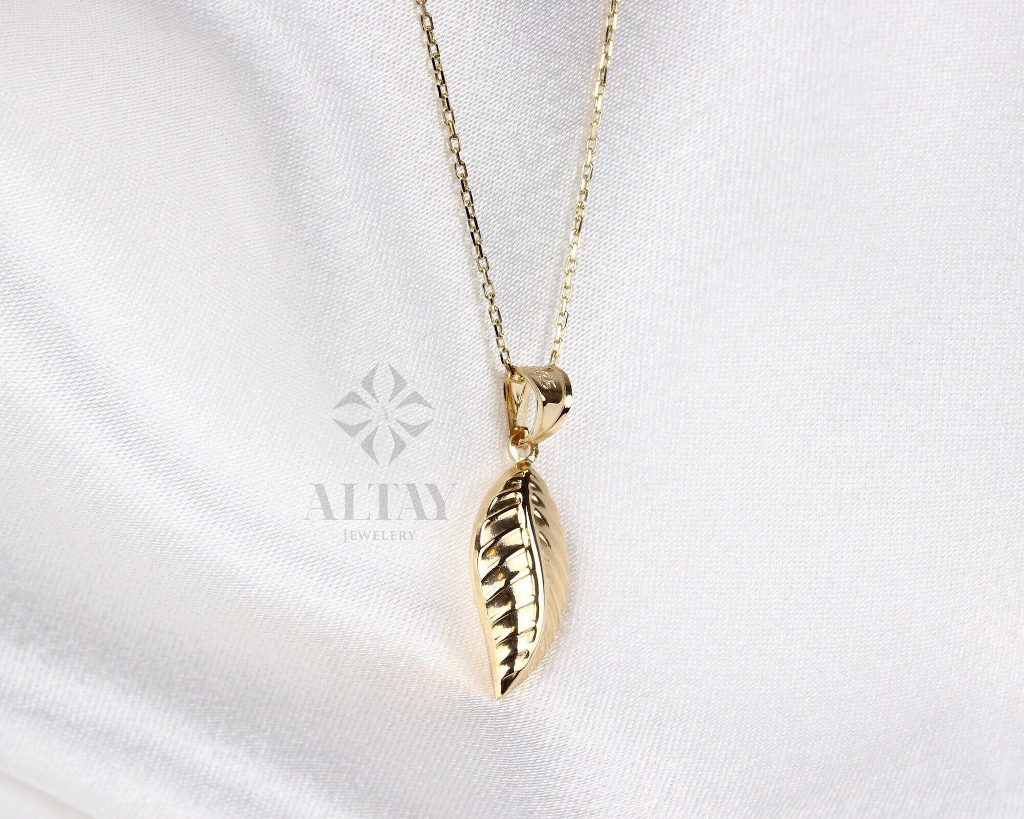 14K Gold Leaf Necklace, Chance Feather Pendant, Palm Charm, Dainty Leaf Choker, Layering Jewelry, Tiny Wedding Bridesmaid Gift for Her