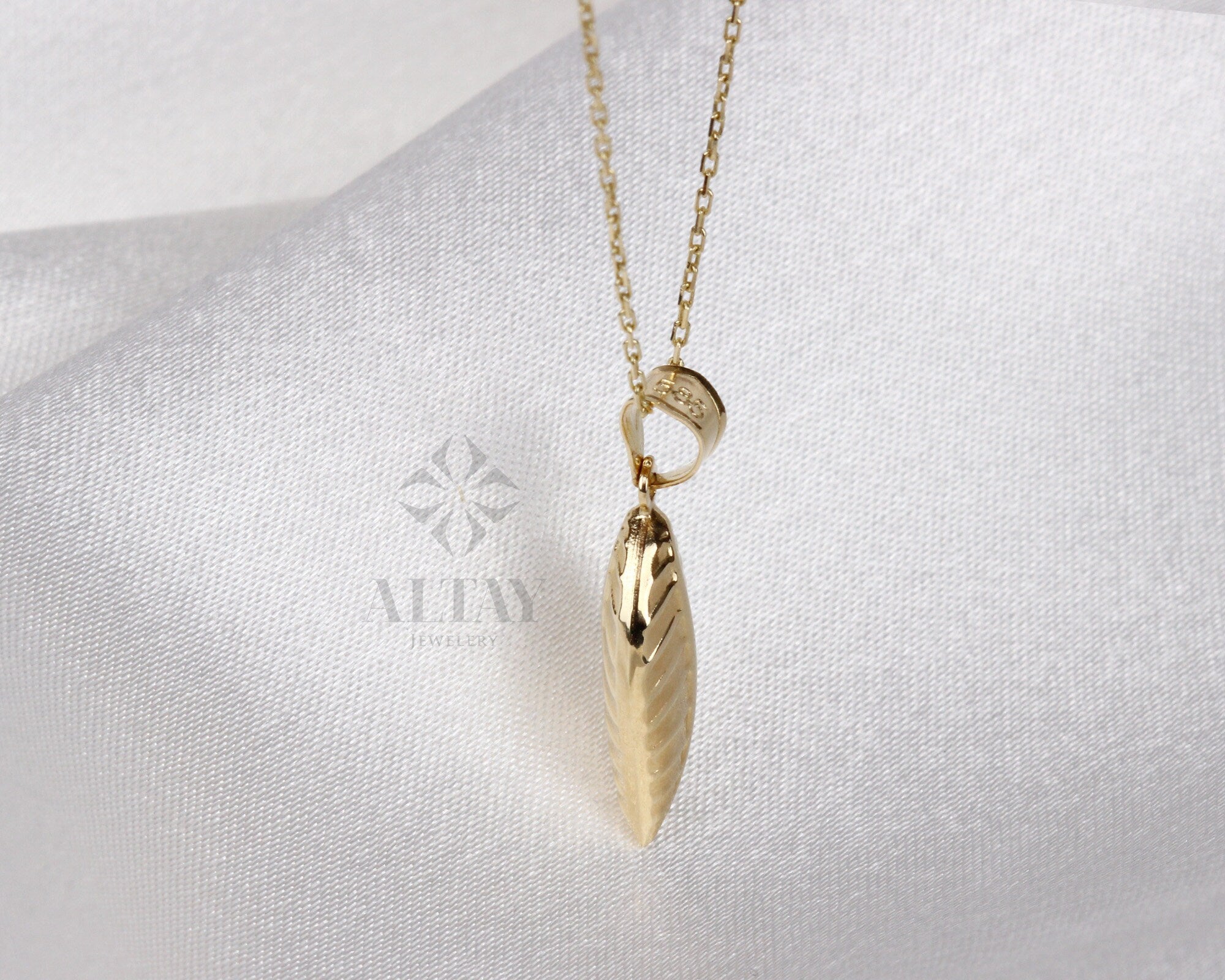14K Gold Leaf Necklace, Chance Feather Pendant, Palm Charm, Dainty Leaf Choker, Layering Jewelry, Tiny Wedding Bridesmaid Gift for Her