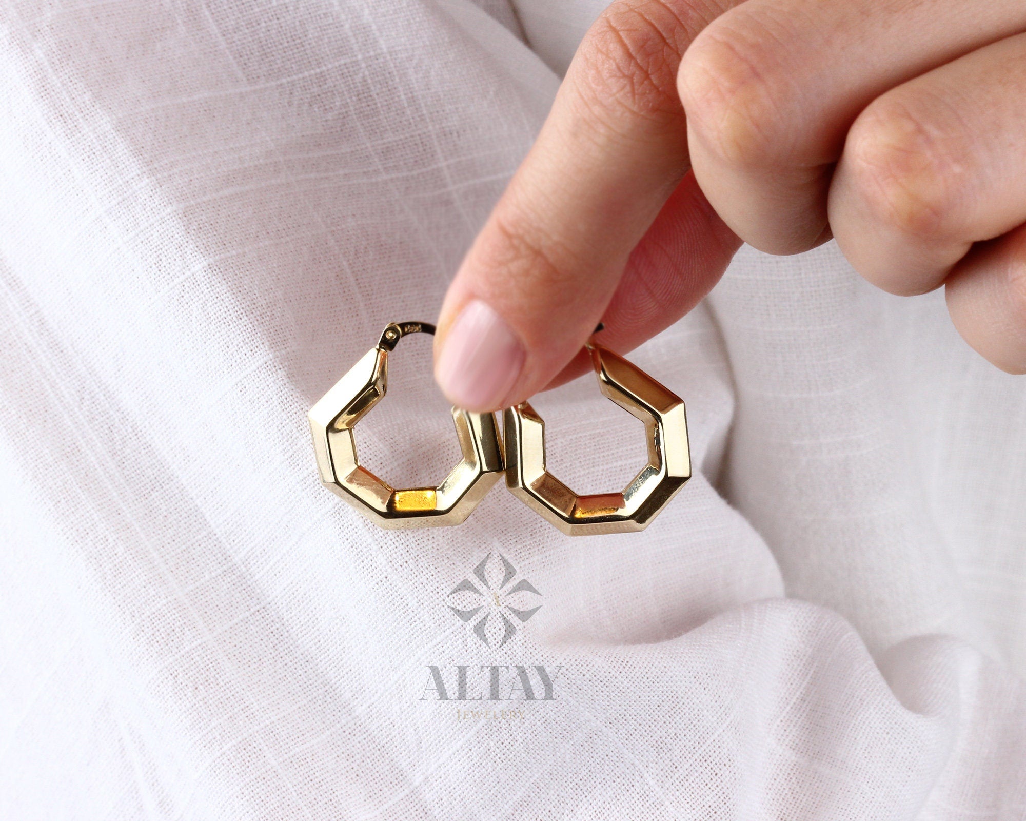 14K Gold Hexagon Hoop Earring, Geometric Gold Hoops, Gold Earrings, Yellow Gold, Minimal Everyday Earrings, Geometric Jewelry, Gift For Her