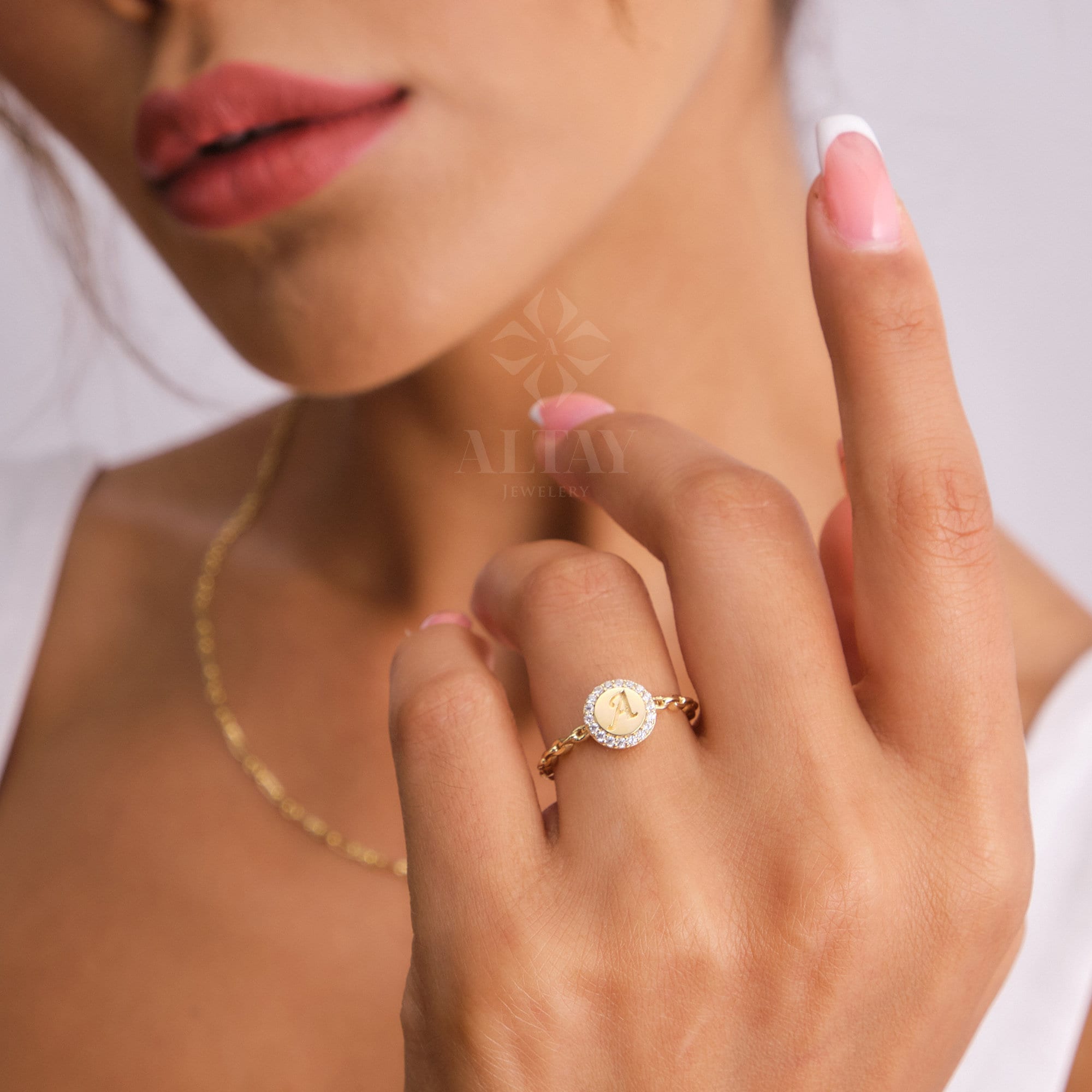 14K Gold Initial Ring, Round Signet Ring, Engraved Pinky Ring, Personalized Stacking Ring, Chain Band Ring, Custom Cursive Initial Ring