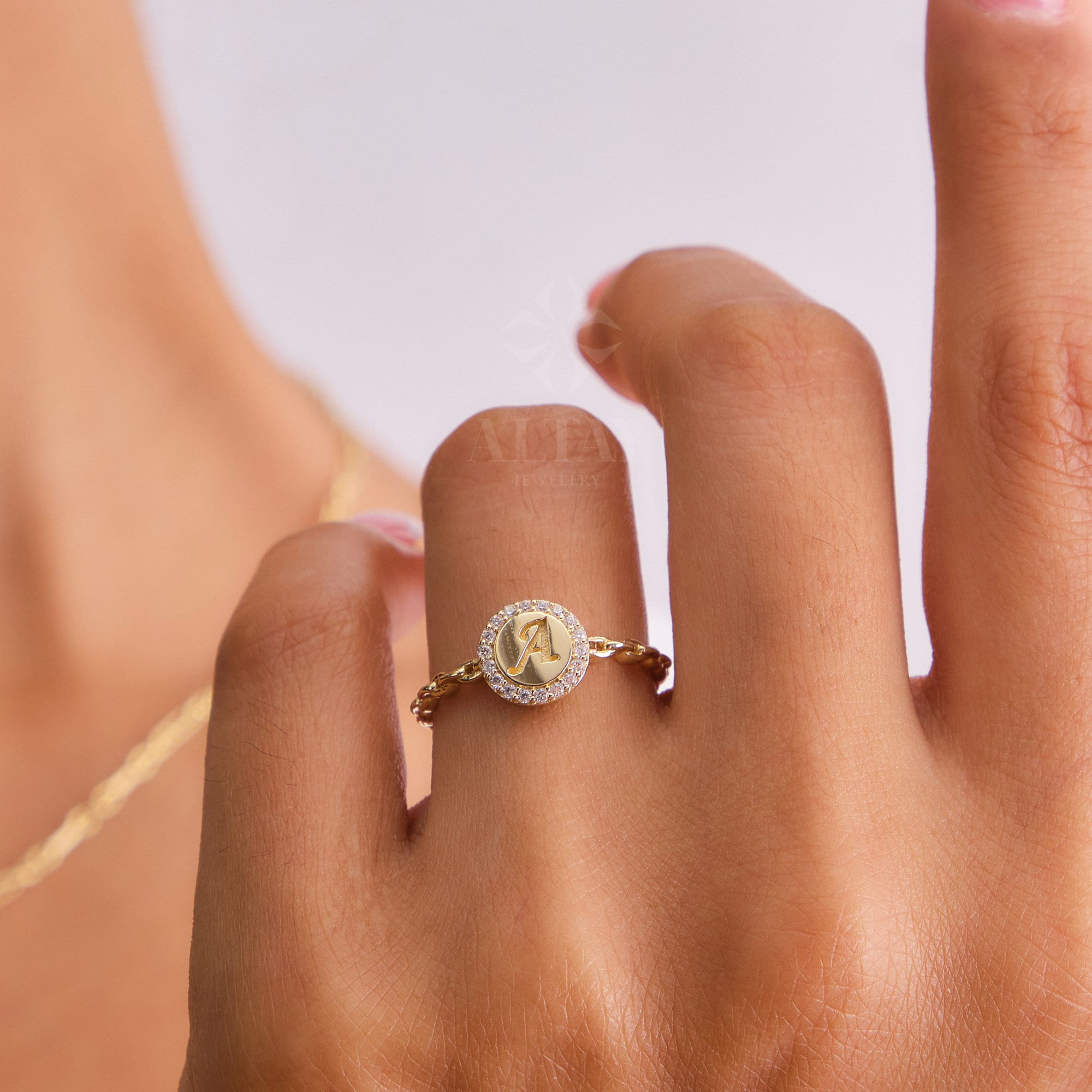 14K Gold Initial Ring, Round Signet Ring, Engraved Pinky Ring, Personalized Stacking Ring, Chain Band Ring, Custom Cursive Initial Ring