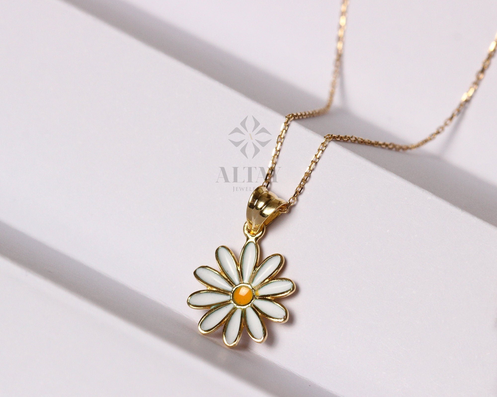 14K Gold Daisy Necklace, Gold Flower Pendant, Yellow and White Enamel Choker, Gift for Her, Daisy Charm, Dainty Everyday Daisy Pendant