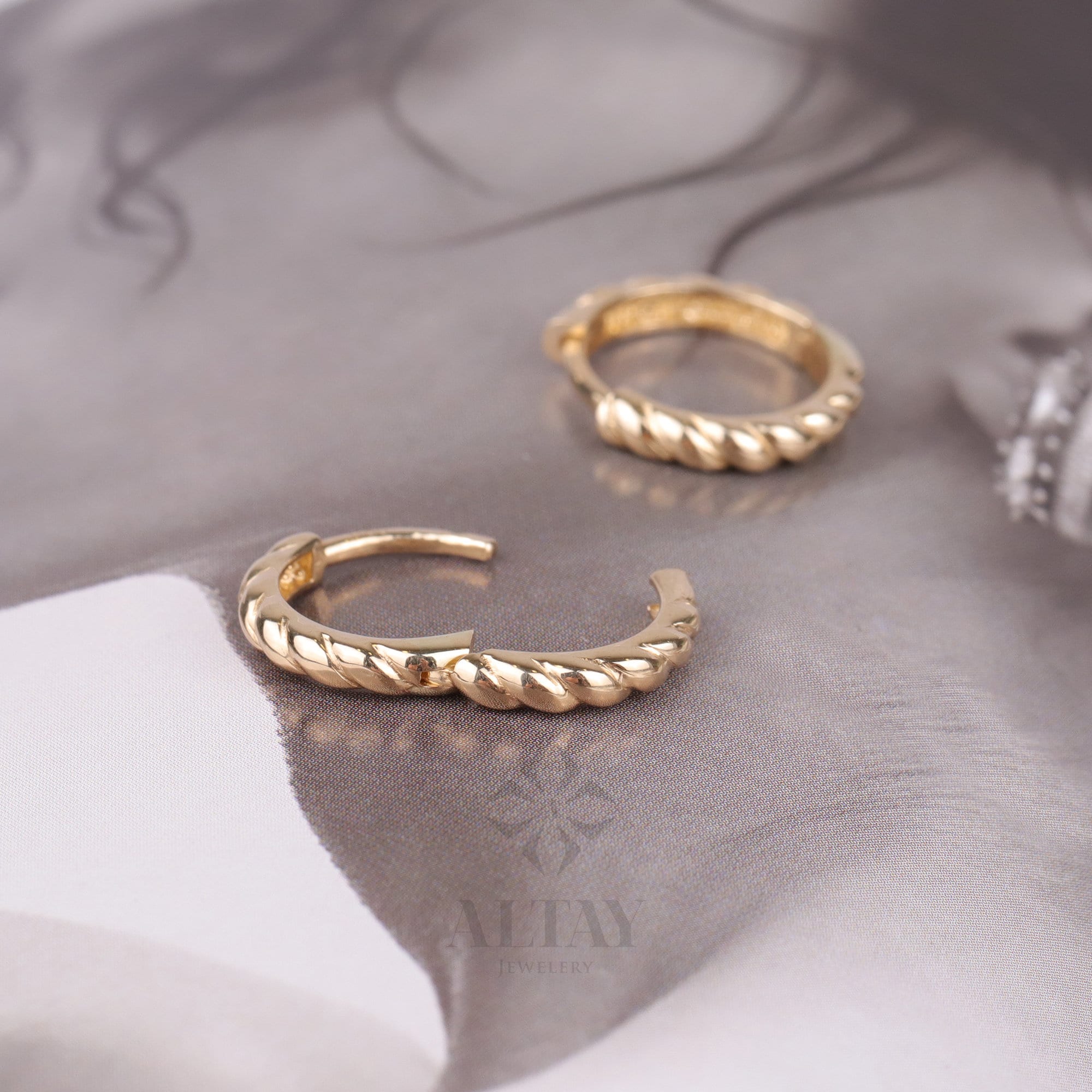 14K Gold Rope Huggie Earrings, Twist Huggie Hoop Earrings, Gold Rope Hoops, Unique Hoop Earring, Twist Gold Hinged Hoop Earring, Gift
