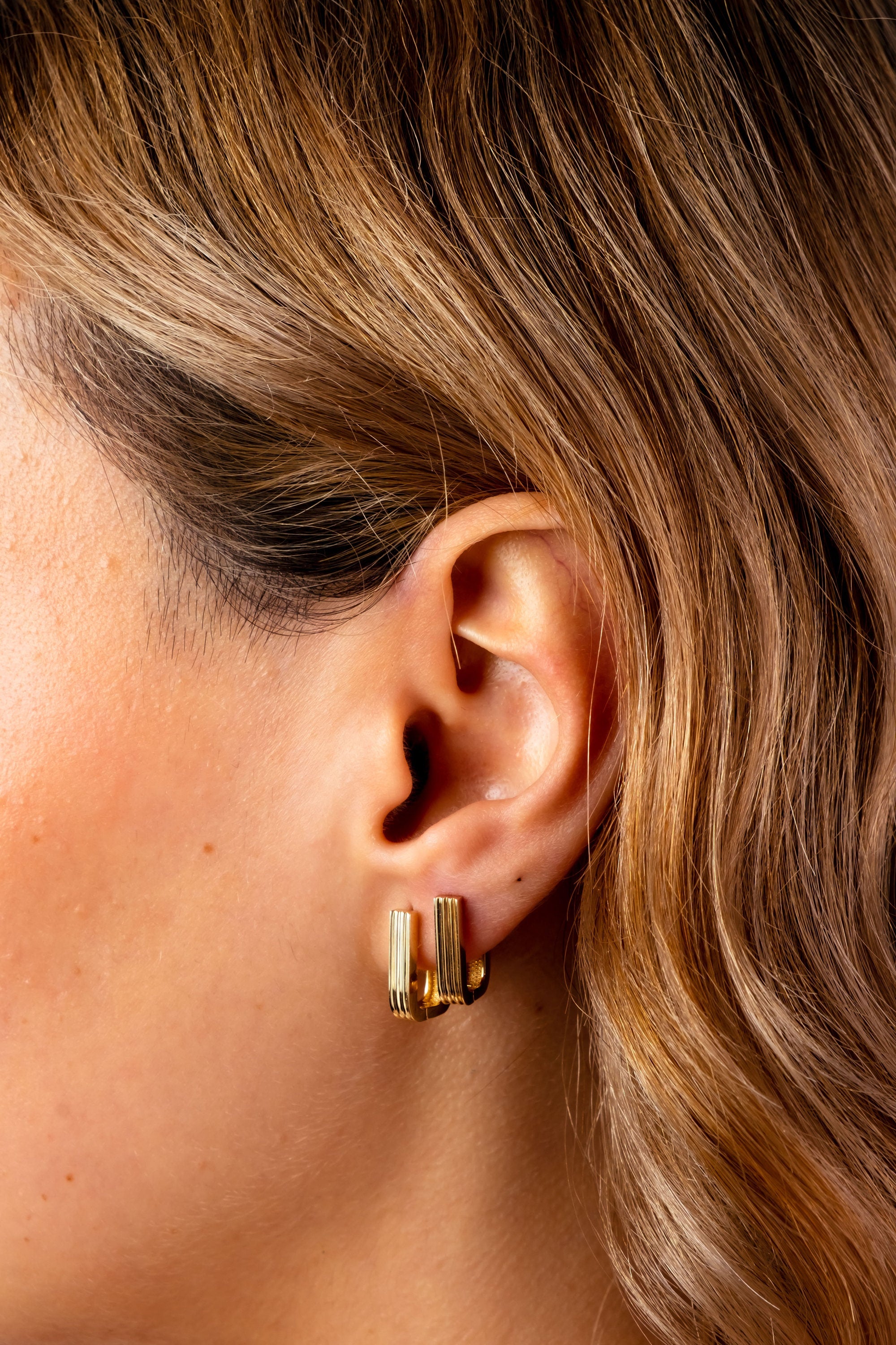14K Gold Ribbed Rectangle Earrings, Oblong Rectangle Hoop Earrings, Chunky Rectangle Earrings, Minimalist Huggie, Rectangle Geometric Link