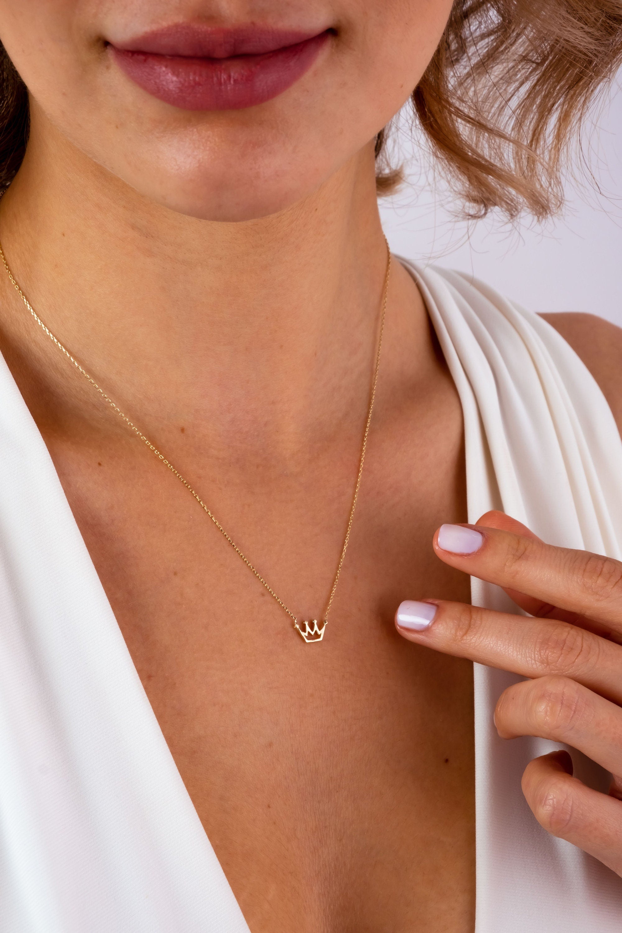 14K Gold Crown Necklace, Dainty Queen Pendant, Minimalist Real Gold Charm Necklace, Cute Everyday Jewelry, Gift for Her
