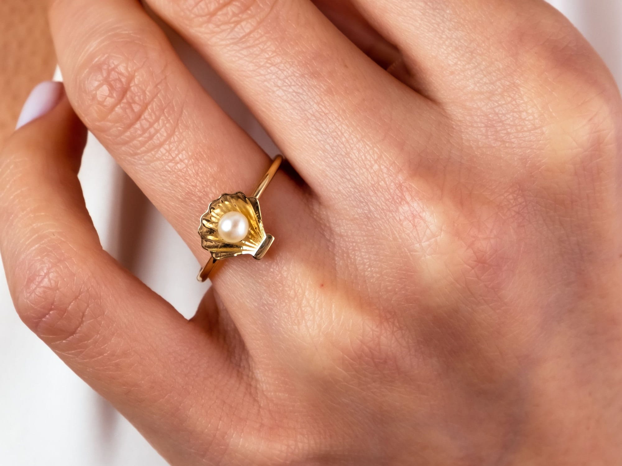 14K Gold Oyster Shell Ring, Seashell Pearl Ring, Nautical Symbol Ring, Best Friends Gift, Good Luck ring, Valentines Unique Gift for Her
