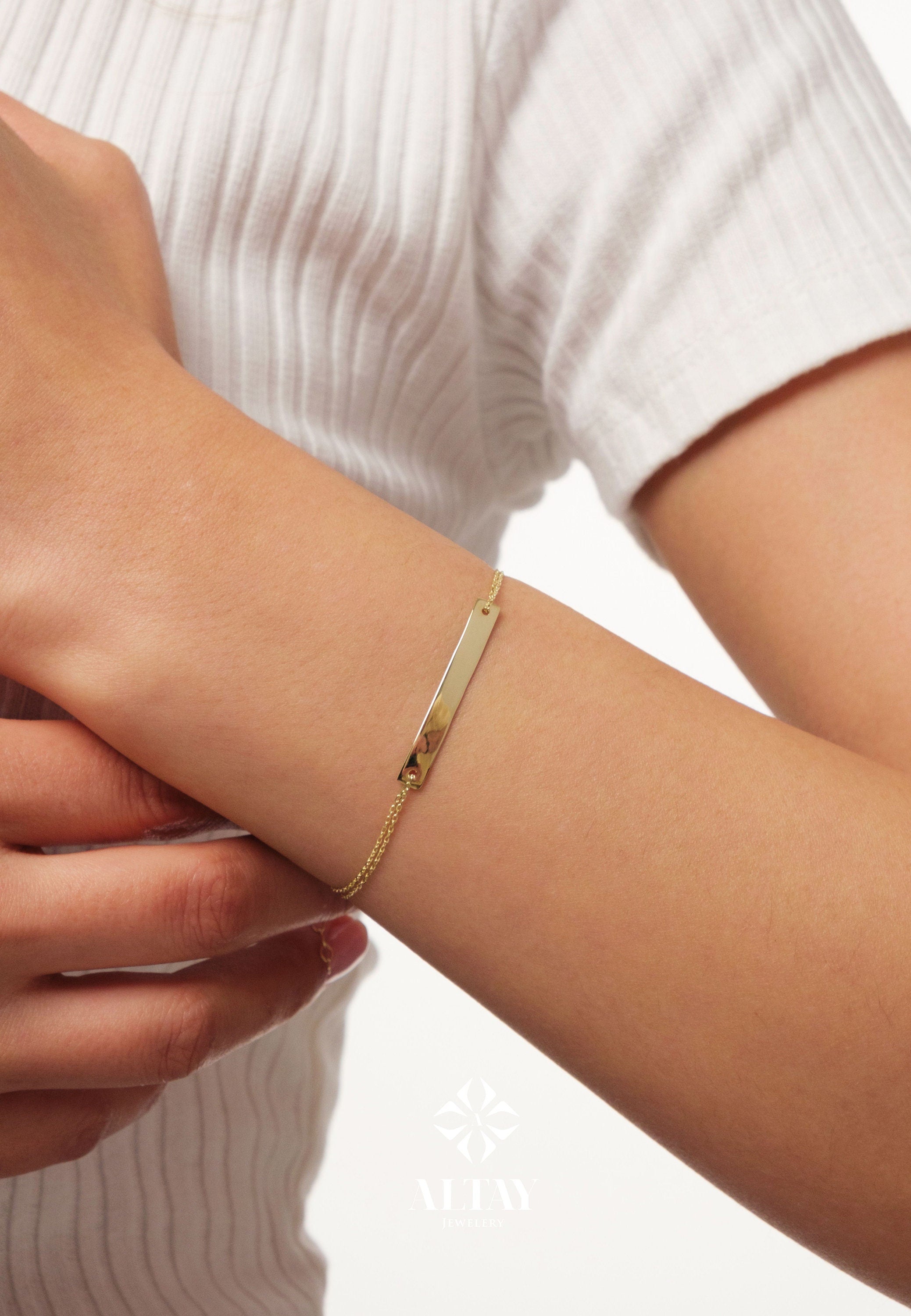 Elegant 14K Gold Bar Bracelet - Perfect Personalized Gift for Women