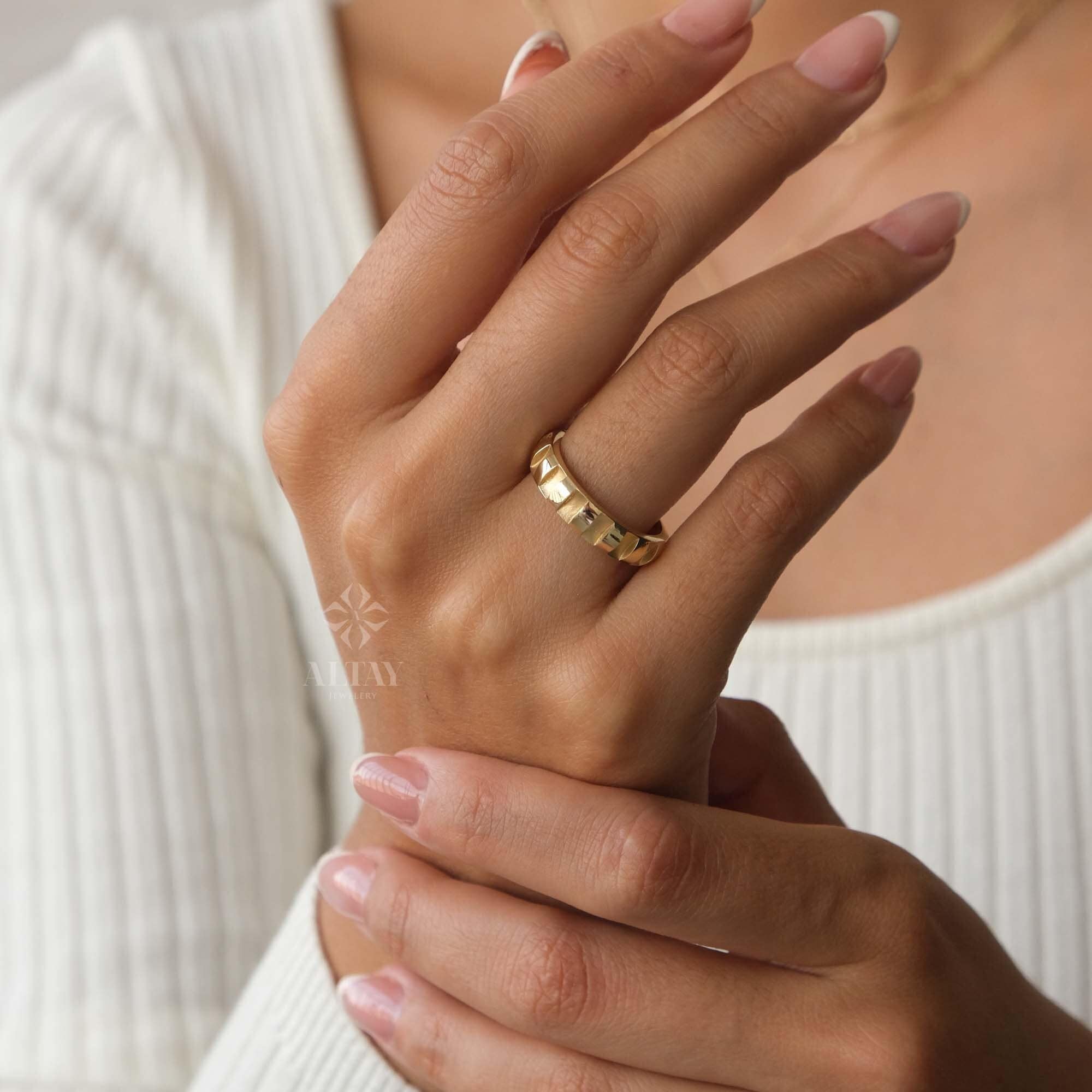 14K Gold Ribbed Dome Band Ring, Chunky Dome Ring, Stackable Gold Band, Half Eternity Dome Statement Ring, Gold Thick Band Ring, Gift For Her