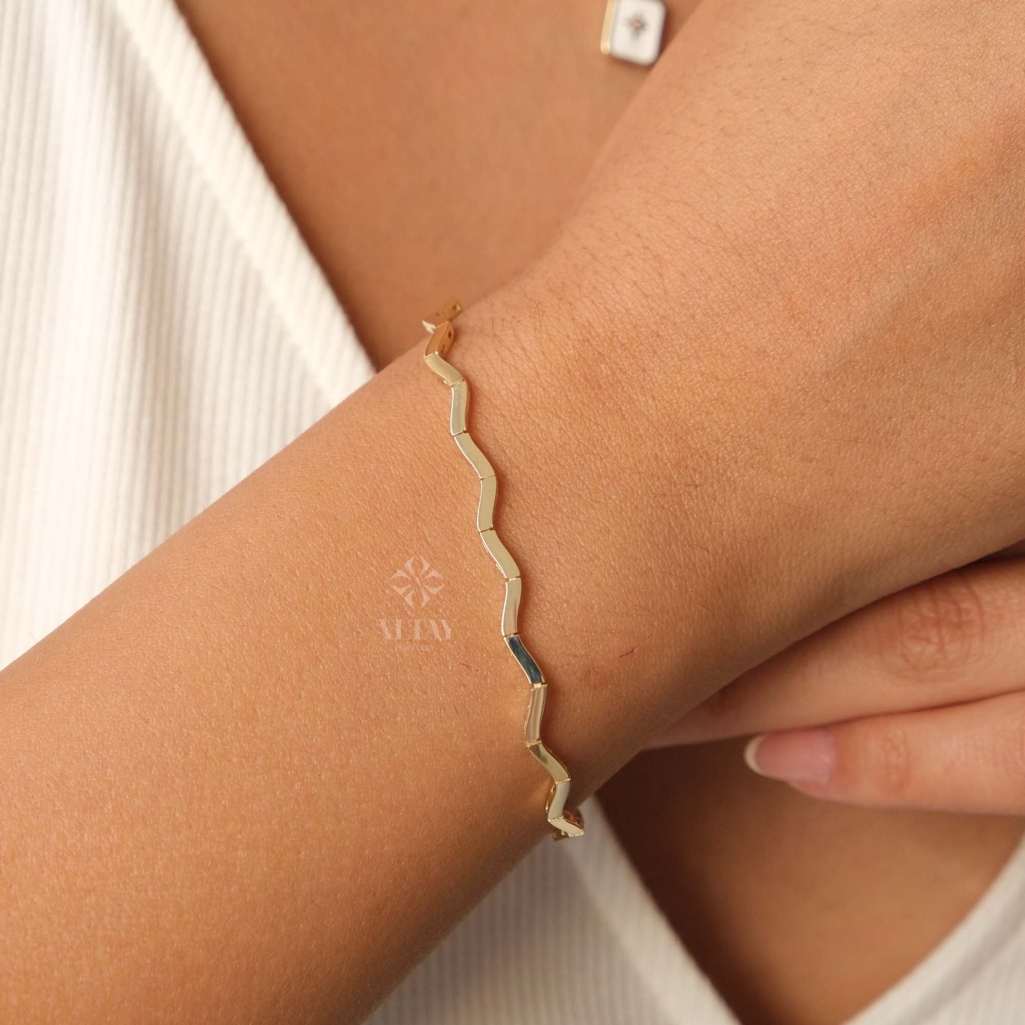 14K Gold Wave Bangle Bracelet, Wave Cuff Bracelet, Twisted Wire Stacking Bracelet, Personalized Graduation Gift, Zig Zag Geometric Bangle