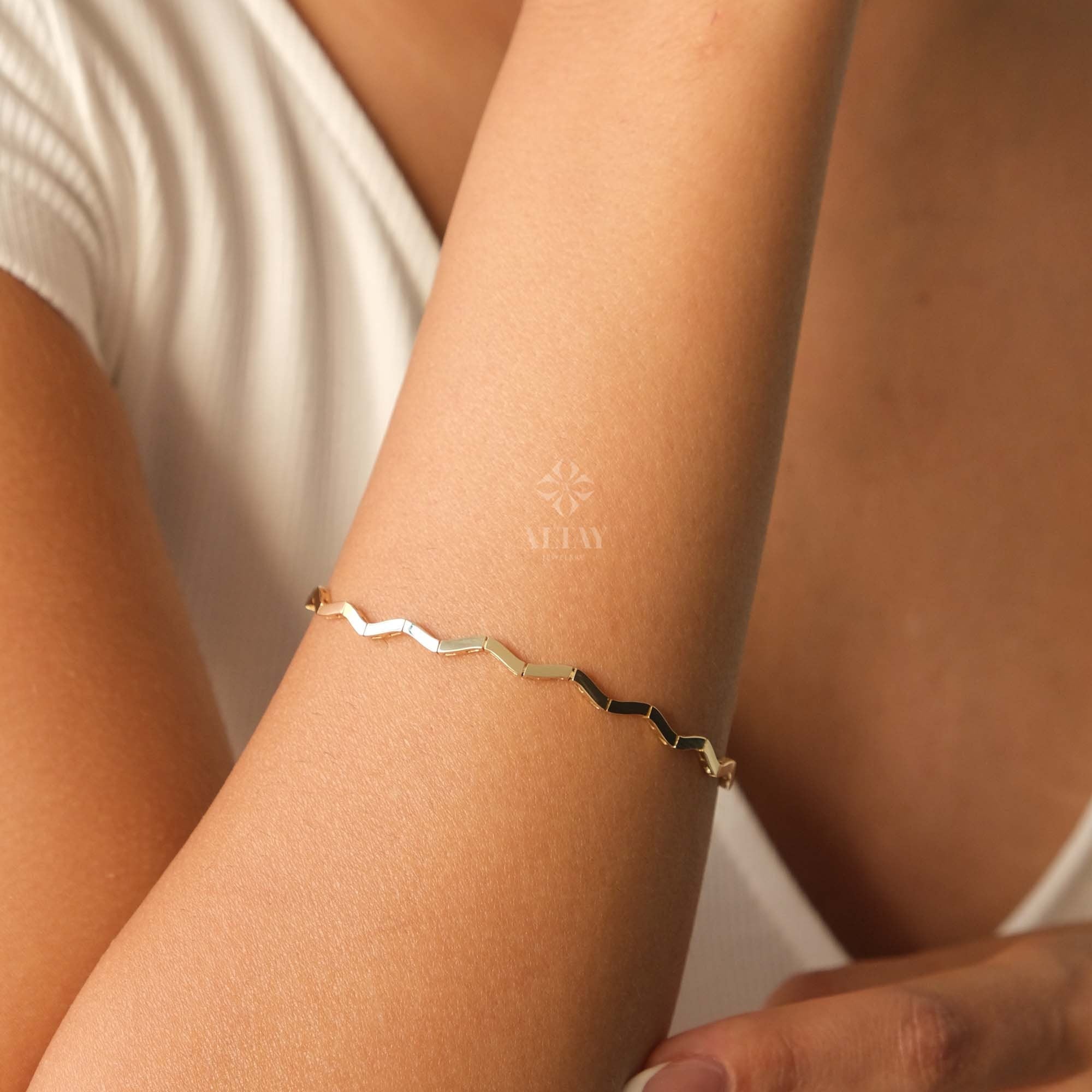 14K Gold Wave Bangle Bracelet, Wave Cuff Bracelet, Twisted Wire Stacking Bracelet, Personalized Graduation Gift, Zig Zag Geometric Bangle