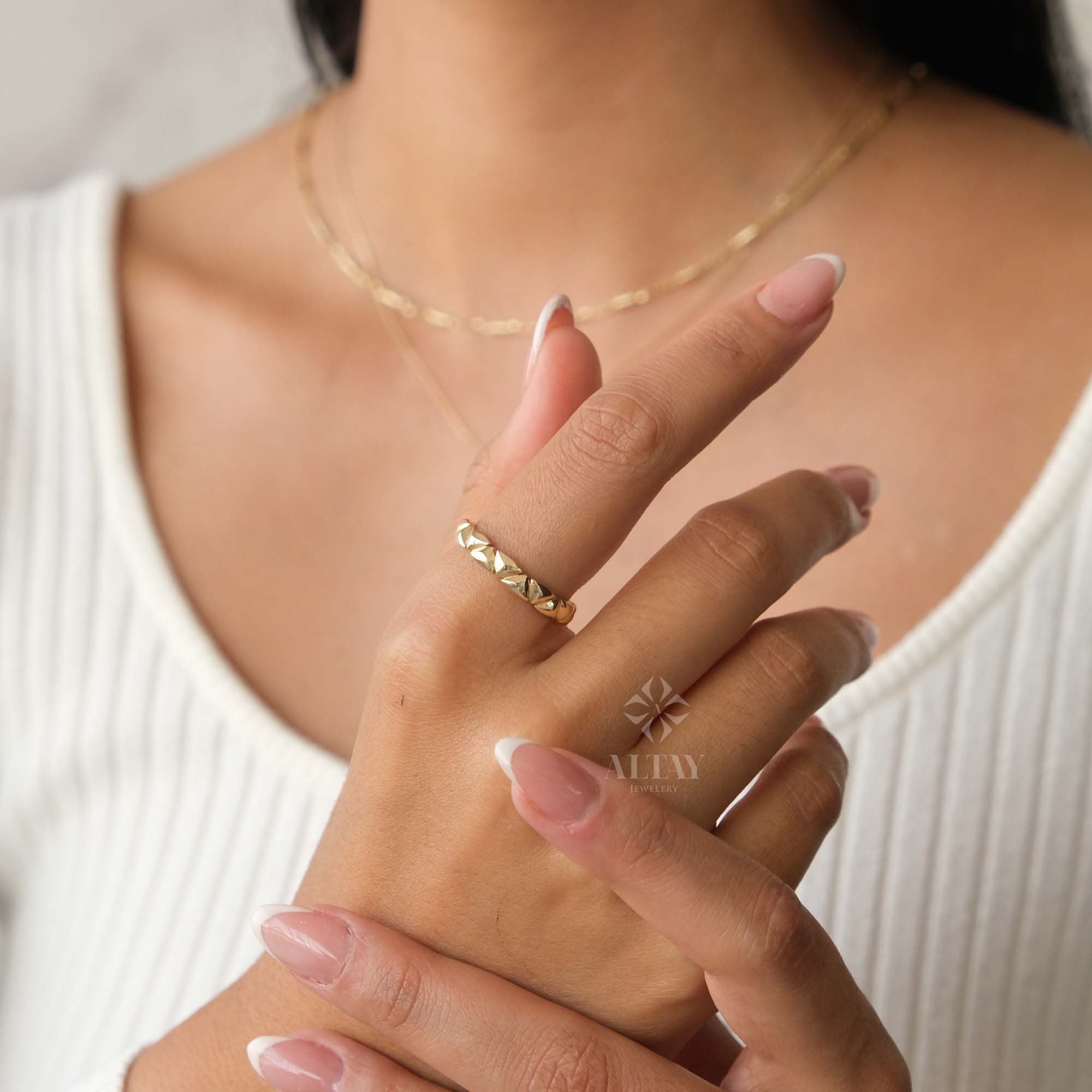 14K Gold Triangle Textured Band Ring, Geometric Pattern Wedding Ring, Engravable Matching Ring, Dainty Pointer Ring, Statement Edge Band