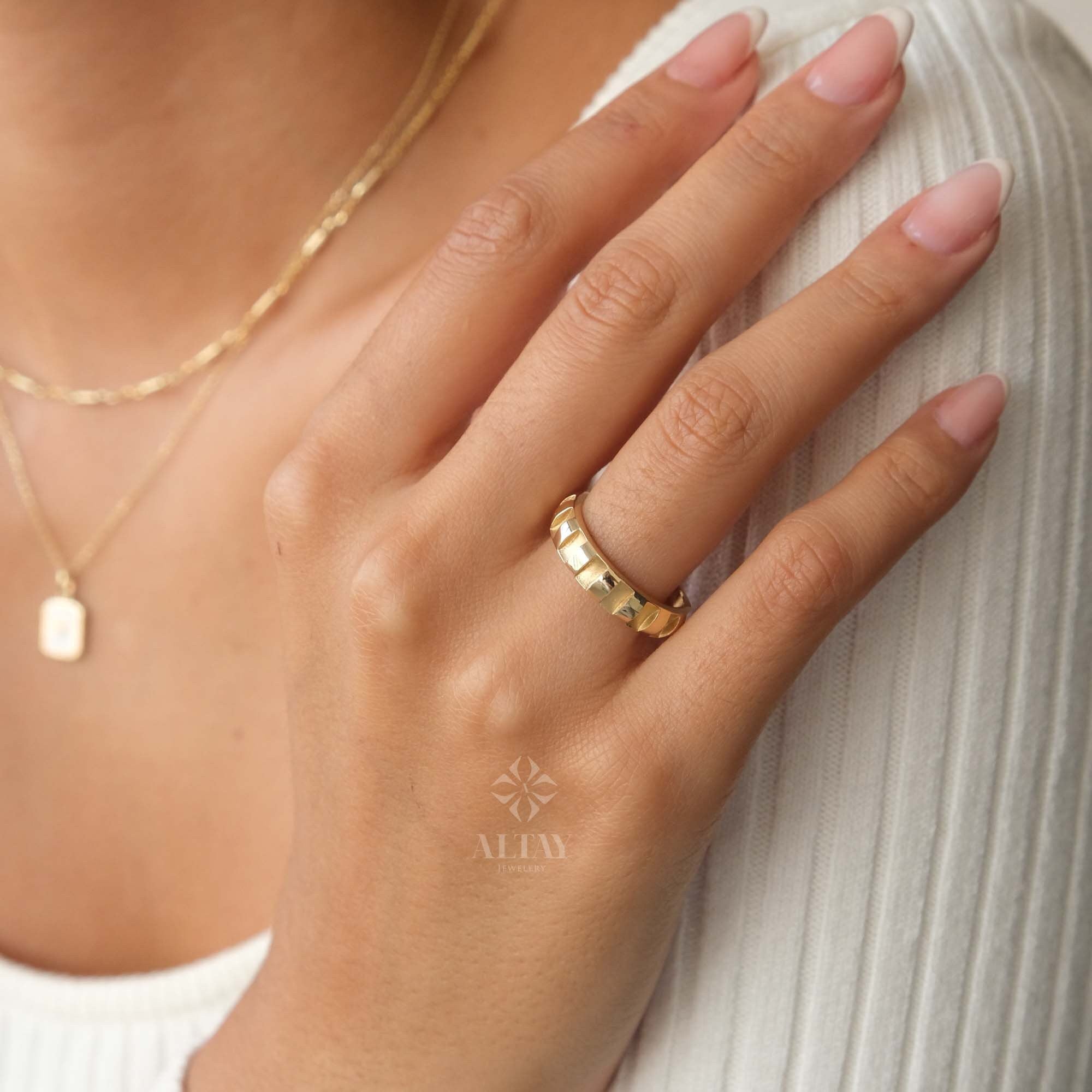 14K Gold Ribbed Dome Band Ring, Chunky Dome Ring, Stackable Gold Band, Half Eternity Dome Statement Ring, Gold Thick Band Ring, Gift For Her