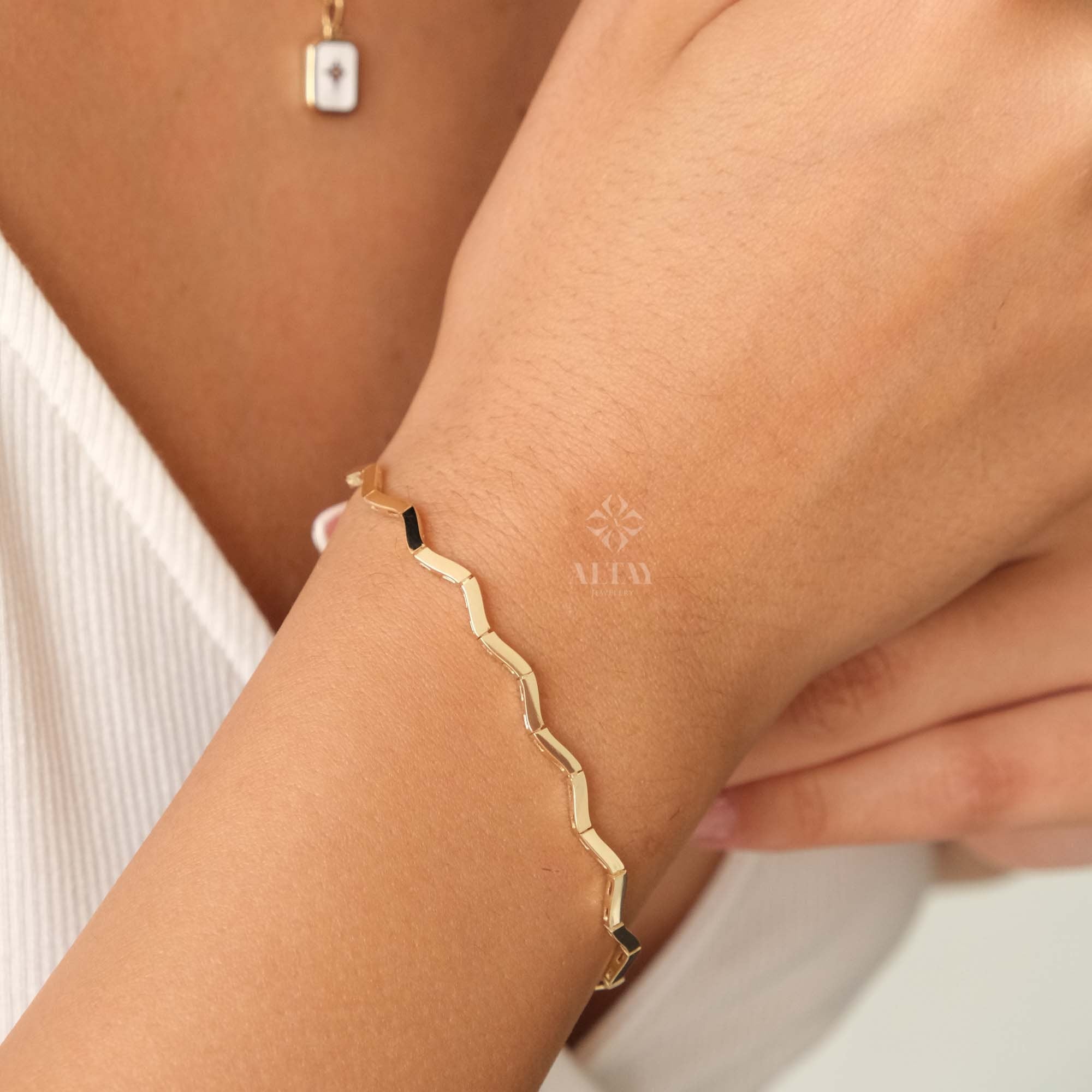 14K Gold Wave Bangle Bracelet, Wave Cuff Bracelet, Twisted Wire Stacking Bracelet, Personalized Graduation Gift, Zig Zag Geometric Bangle