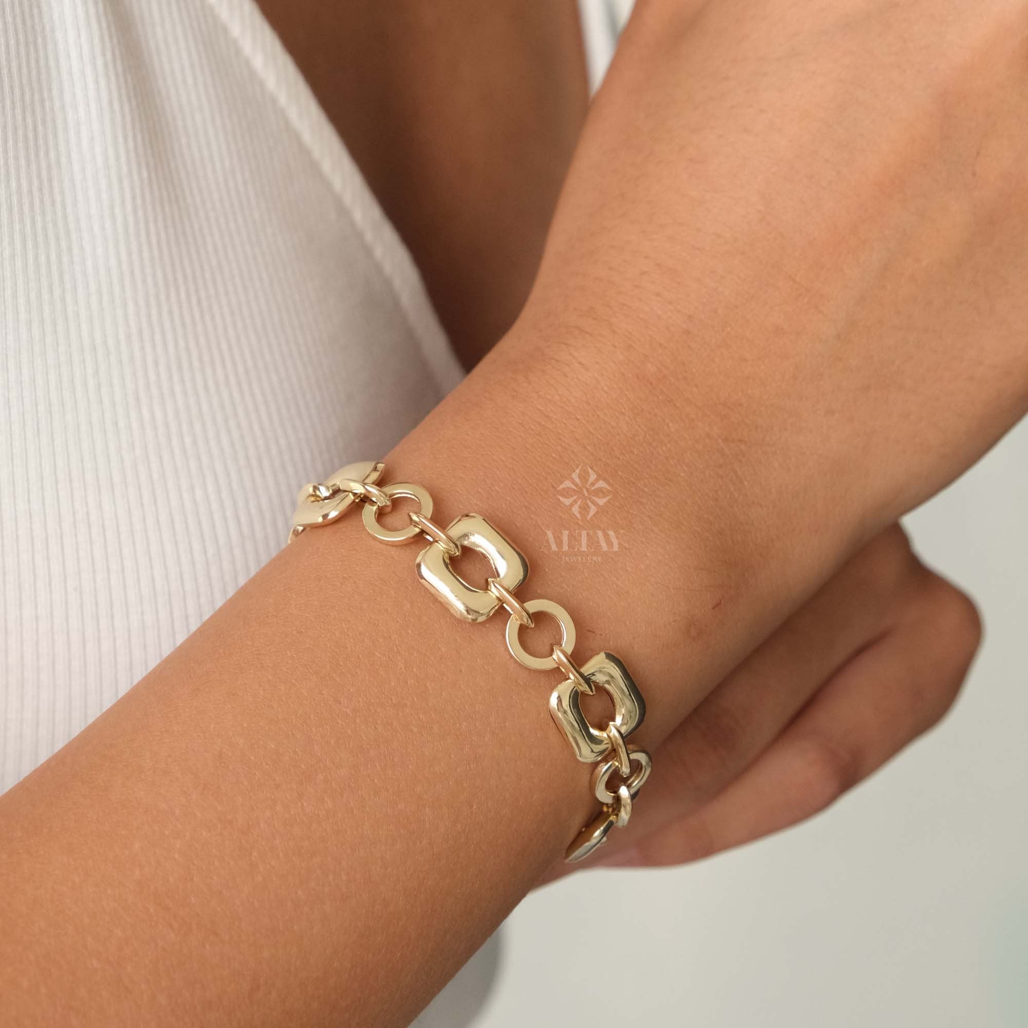 14K Gold Large Link Bracelet, Thick Square Chain Bracelet, Chunky Square Bracelet, Gold Statement Bracelet, Unique Round Chain Bracelet