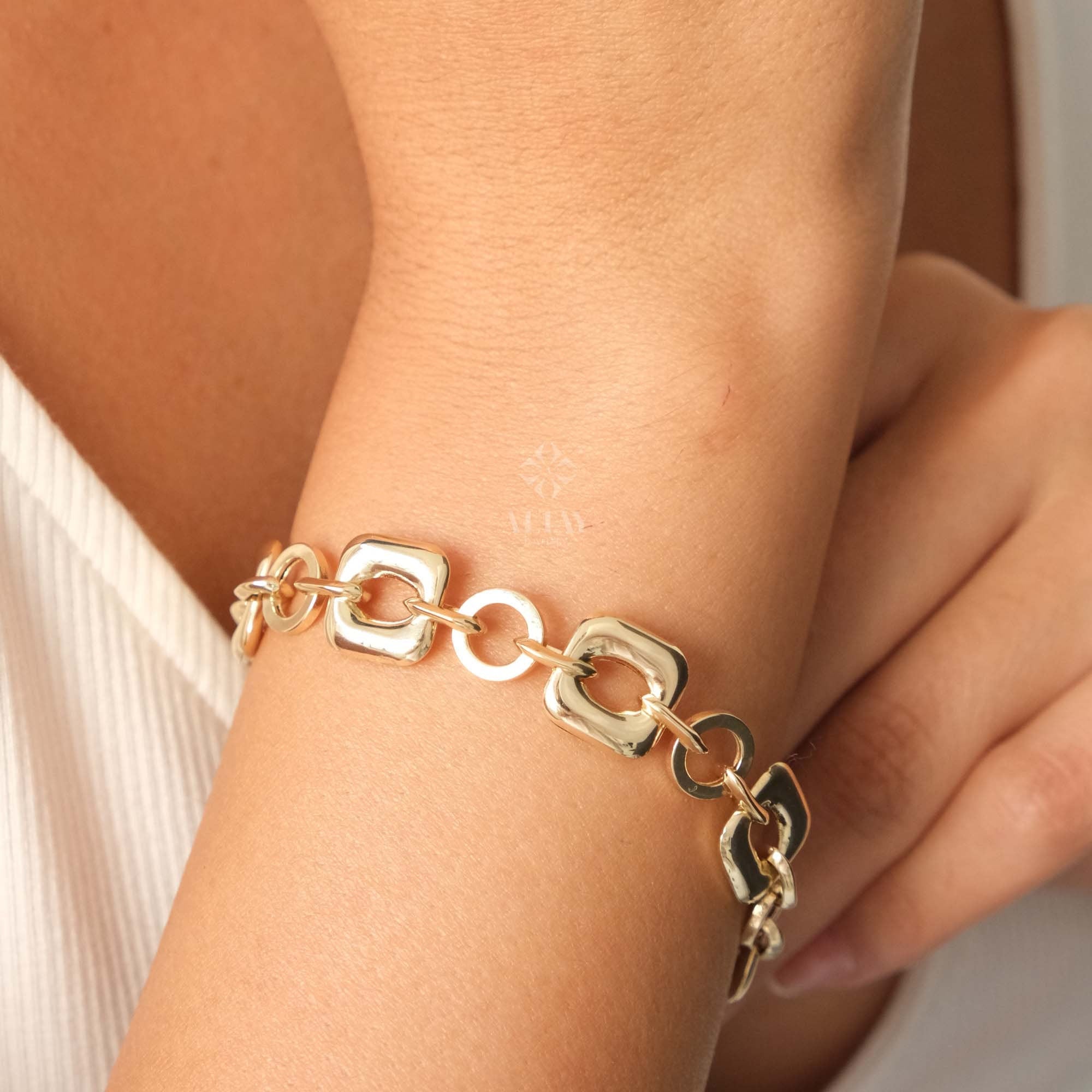 14K Gold Large Link Bracelet, Thick Square Chain Bracelet, Chunky Square Bracelet, Gold Statement Bracelet, Unique Round Chain Bracelet