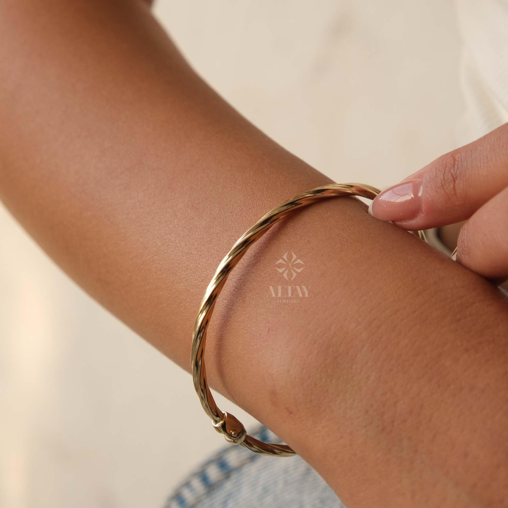 14K Gold Twist Bangle, Hinged Gold Bracelet, Custom Gold Bangle, Stacking Gold Cuff, Gold Rope Bangle, Wire Stacking Cuff, Twisted Bracelet