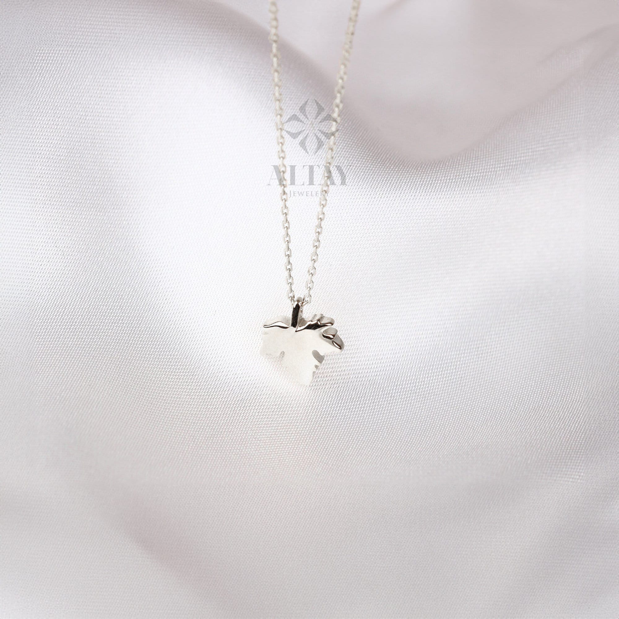 14K Gold Maple Maple Leaf Necklace, Custom Canadian Maple Leaf Pendant, Good Luck Charm, Canadian Jewelry, Country Necklaces