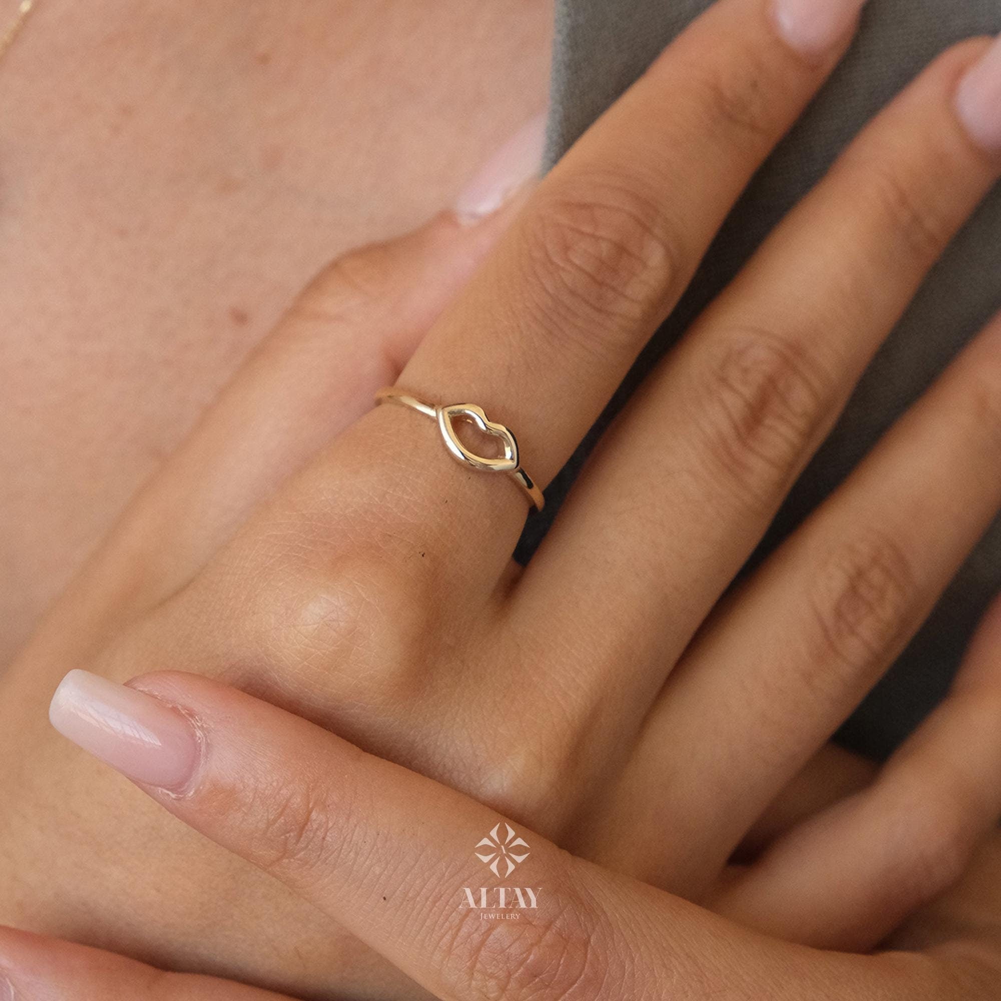 14K Gold Kiss Ring, Personalized XO ring, X Kiss Ring, Promise Ring, Valentine Love Ring, Tiny Love Shape, Birthday Gift, Gift For Wife