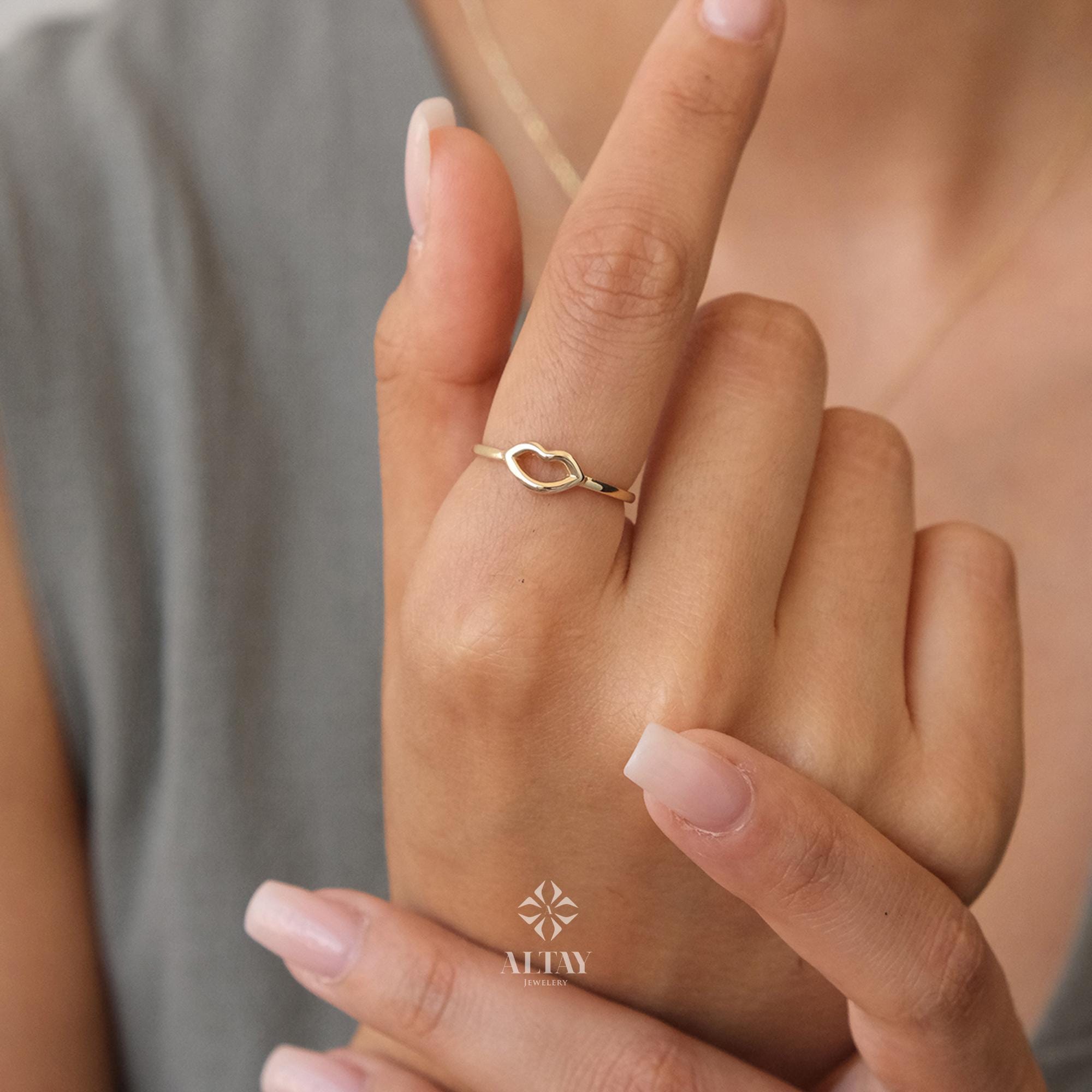14K Gold Kiss Ring, Personalized XO ring, X Kiss Ring, Promise Ring, Valentine Love Ring, Tiny Love Shape, Birthday Gift, Gift For Wife