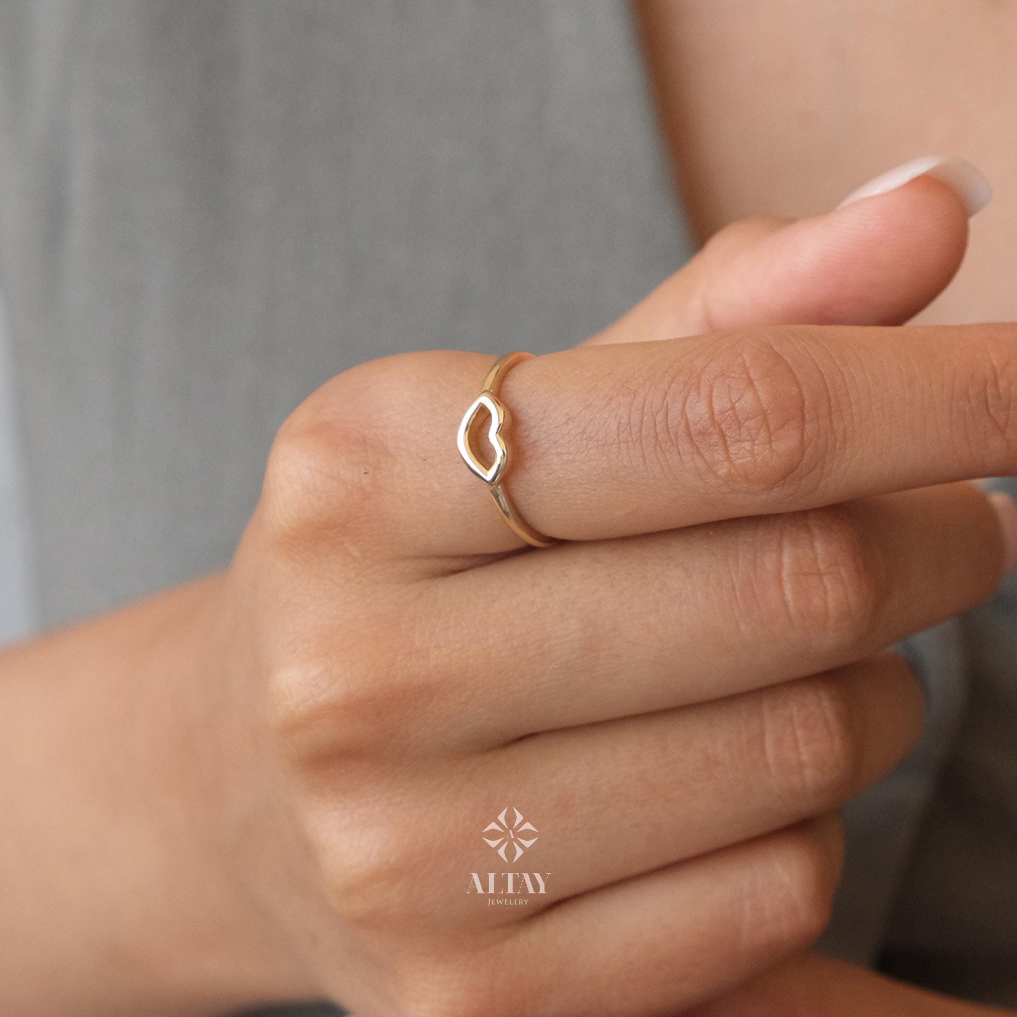 14K Gold Kiss Ring, Personalized XO ring, X Kiss Ring, Promise Ring, Valentine Love Ring, Tiny Love Shape, Birthday Gift, Gift For Wife