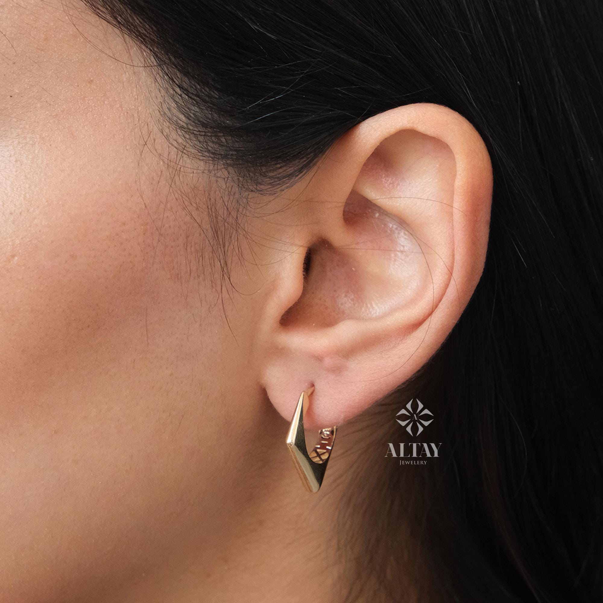 14K Gold Edge Huggie Hoop Earrings, 15mm Hoop Earrings, Geometric Chunky Earrings, Unique Angular Hoop, Edge Dome Huggies, Sparkling Earring