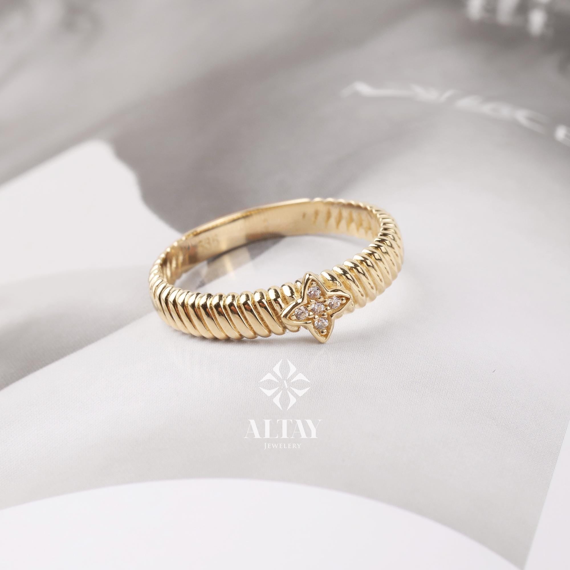 14K Gold Ribbed Star Ring, CZ Star Accent Band, Dainty Gold Ring, Fluted Gold Band, Everyday Stacking Ring