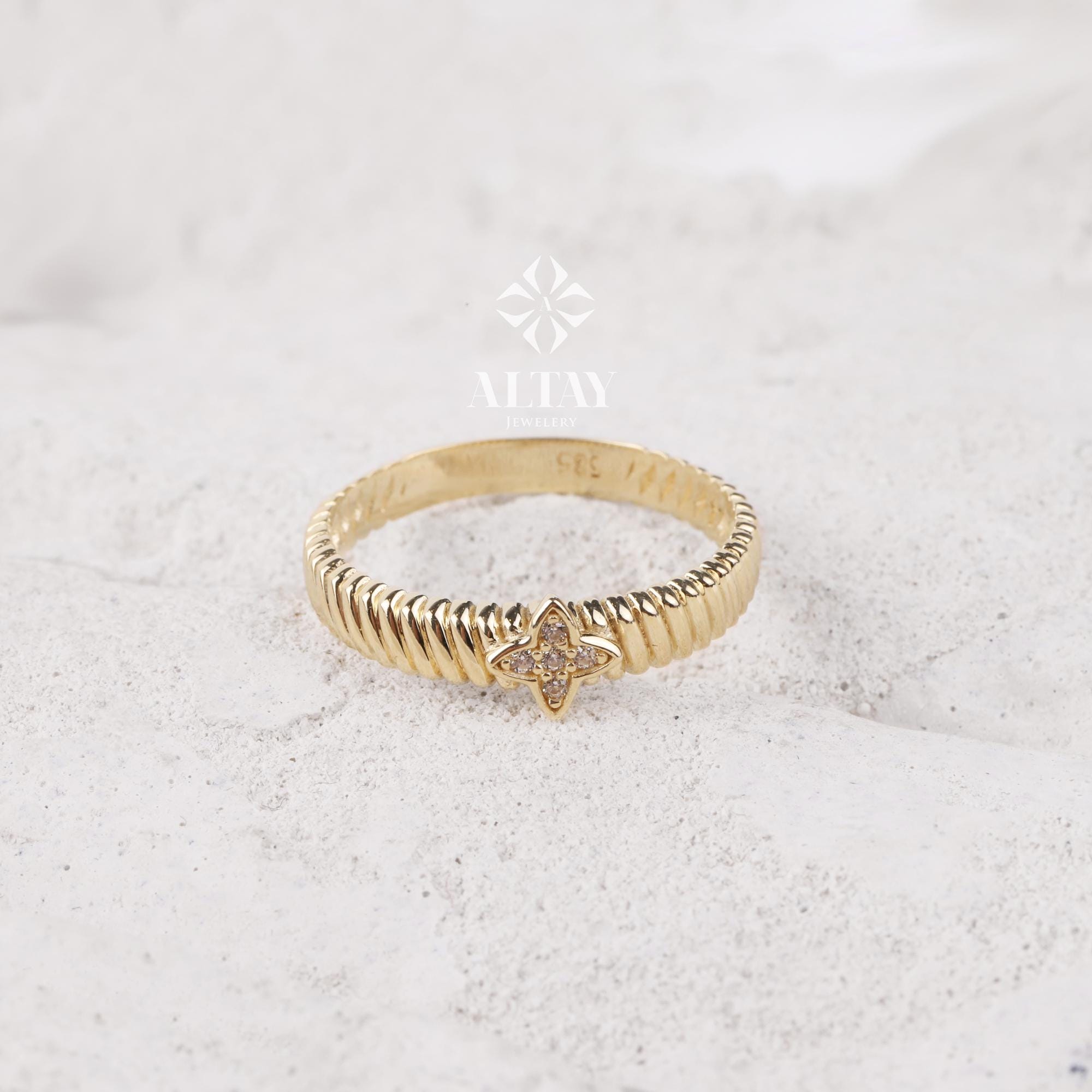 14K Gold Four Leaf Clover Ring, Clover Ring, Good Luck Clover Charm Ring, Gold Leaf, St. Patrick's Day Accessory Band, Gift for Her