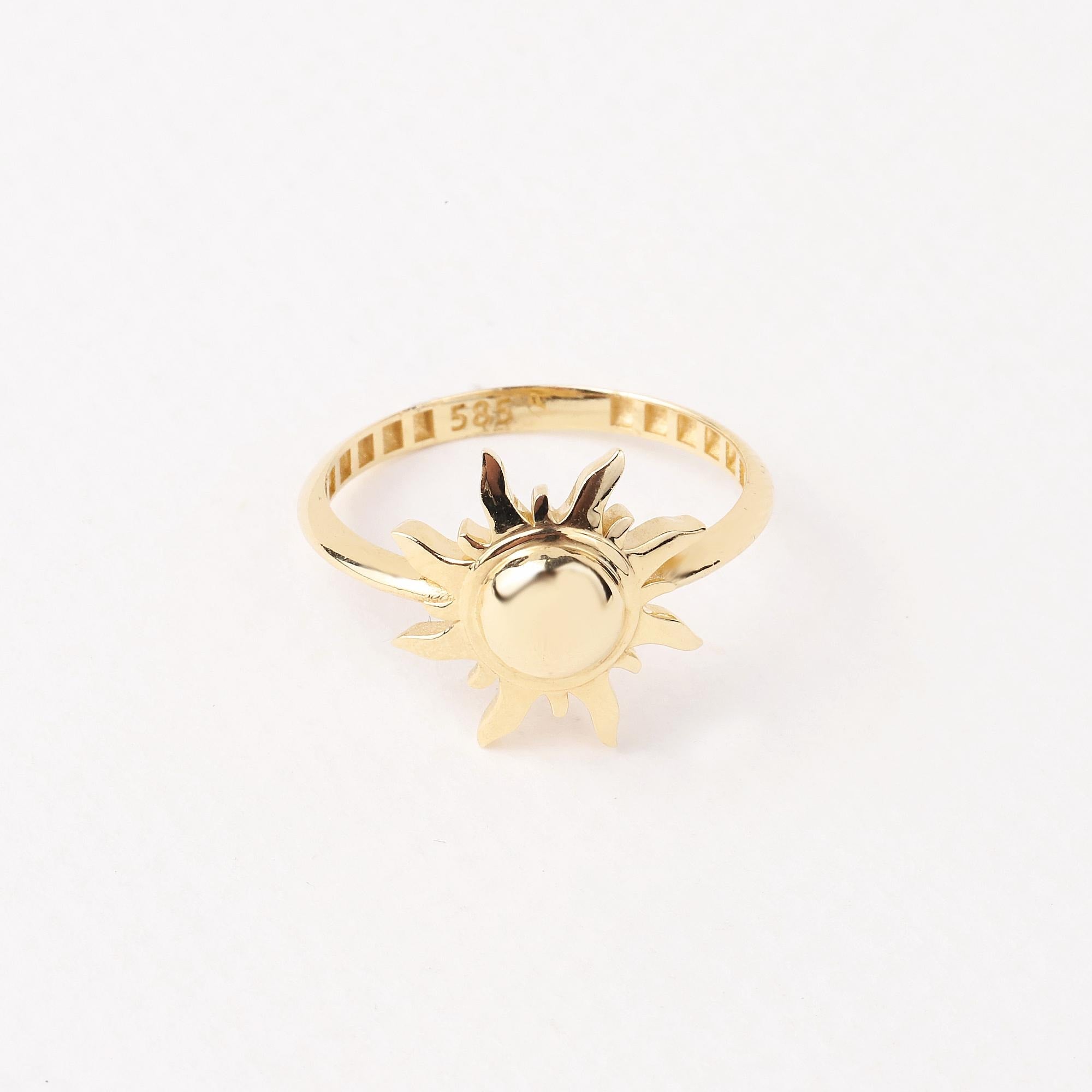 14K Gold Sun Ring, Full Sunburst Ring, Rising Sunshine Ring, Gold Crown Ring, Dainty Gold Ring, Celestial Jewelry, Stackable Ring, Gift Her