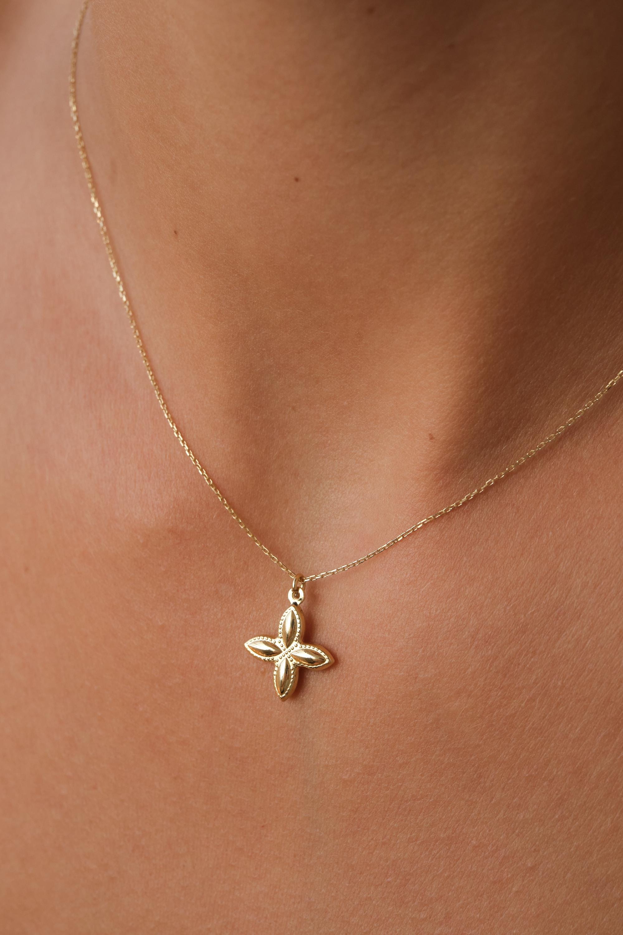 14K Gold Clover Necklace, Diamond Cut Quatrefoil Pendant, Minimal Gold Lucky Charm, Elegant Everyday Gold Necklace Gift