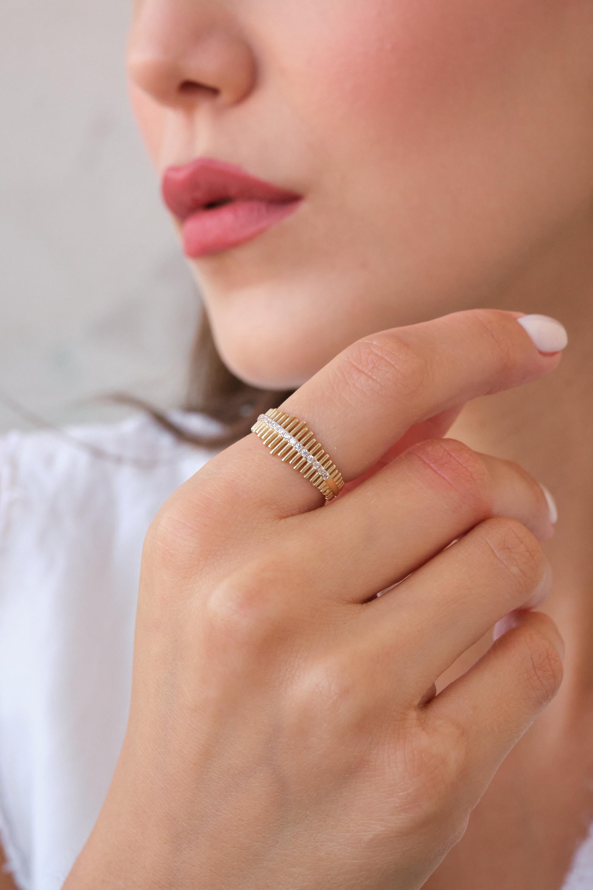 14K Gold Ribbed Diamond Ring, Fluted Gold Band with Diamond Bar, Modern Statement Gold Ring, Elegant Everyday Jewelry Gift