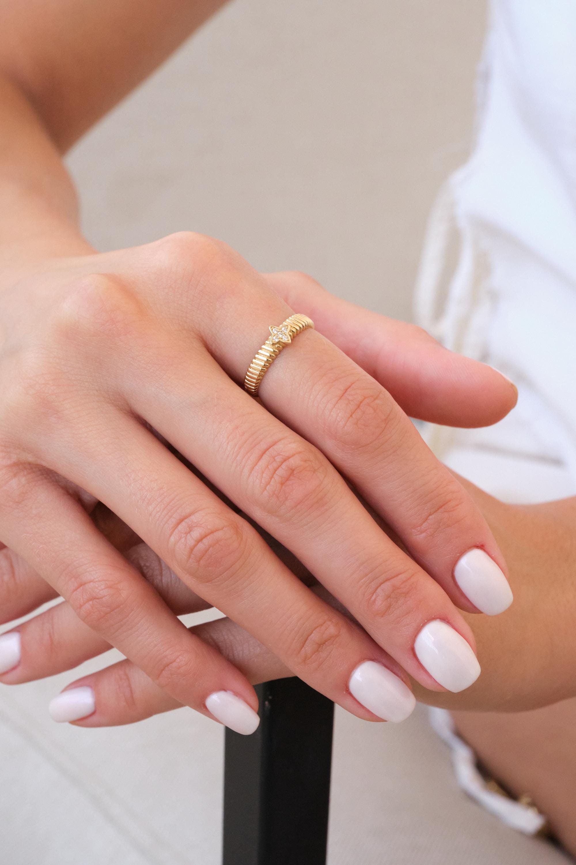 14K Gold Ribbed Star Ring, CZ Star Accent Band, Dainty Gold Ring, Fluted Gold Band, Everyday Stacking Ring