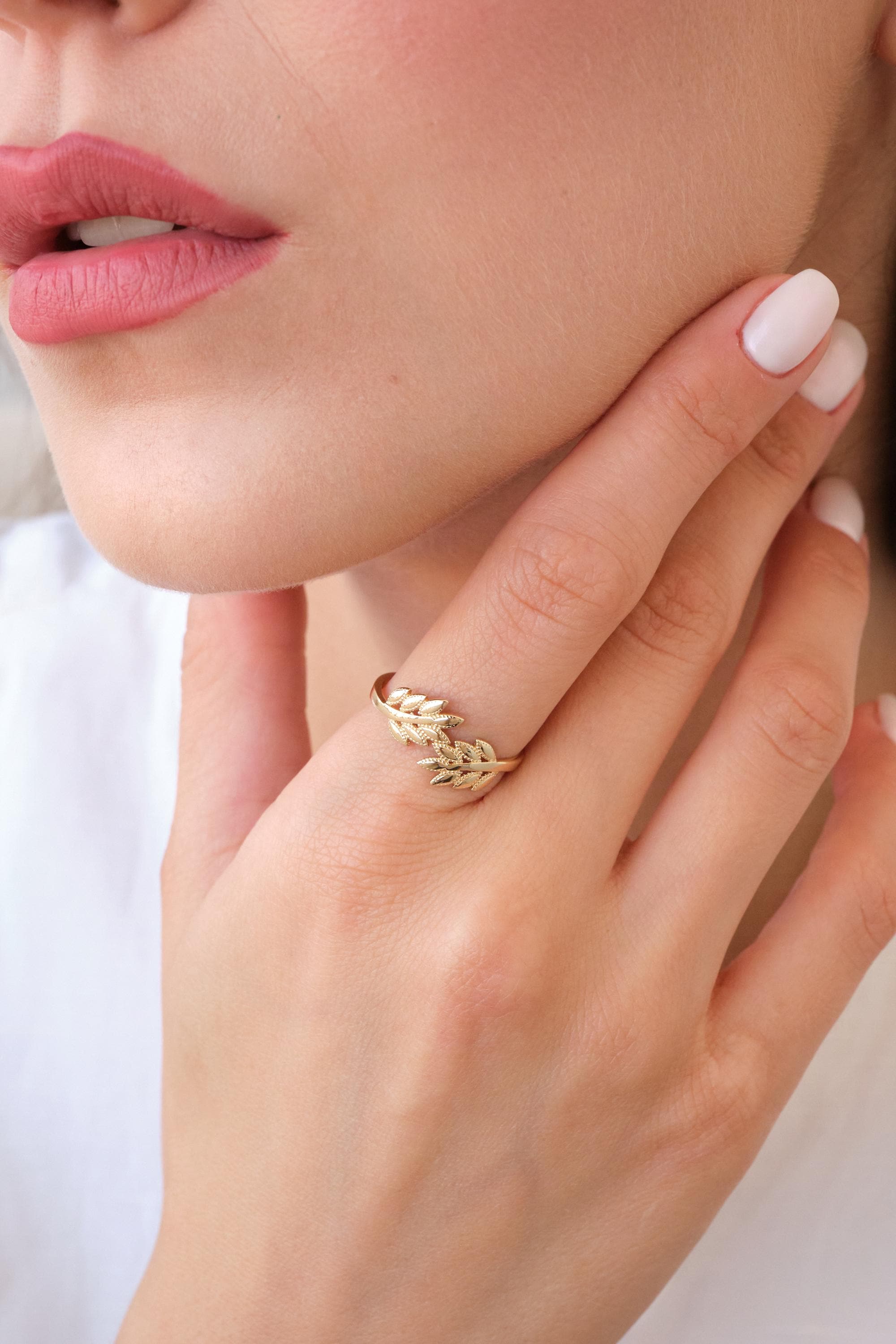 14K Gold Leaf Ring, Dainty Nature Inspired Ring, Minimal Gold Band, Botanical Leaf Ring, Stacking Ring Gift for Her