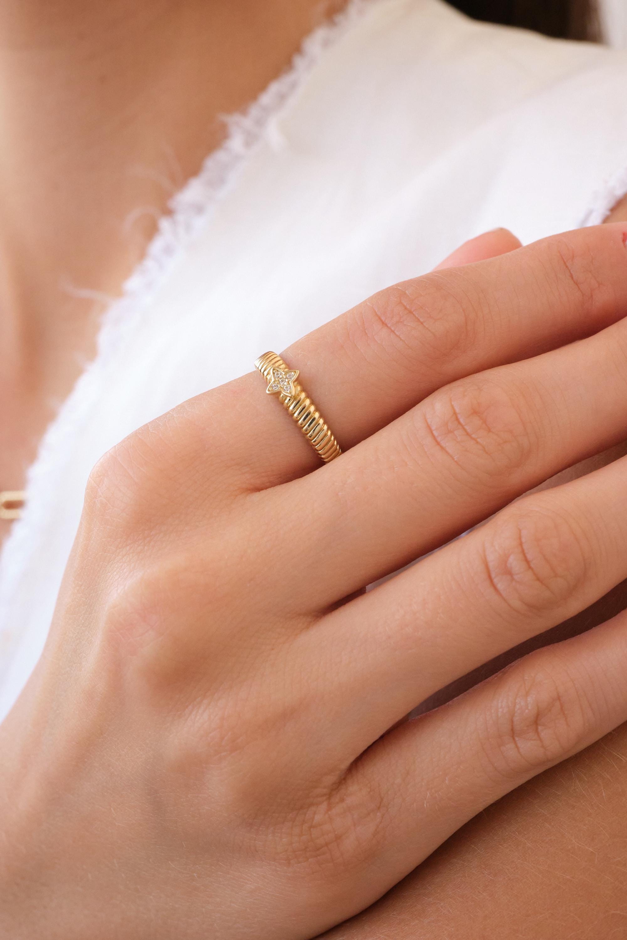 14K Gold Ribbed Star Ring, CZ Star Accent Band, Dainty Gold Ring, Fluted Gold Band, Everyday Stacking Ring