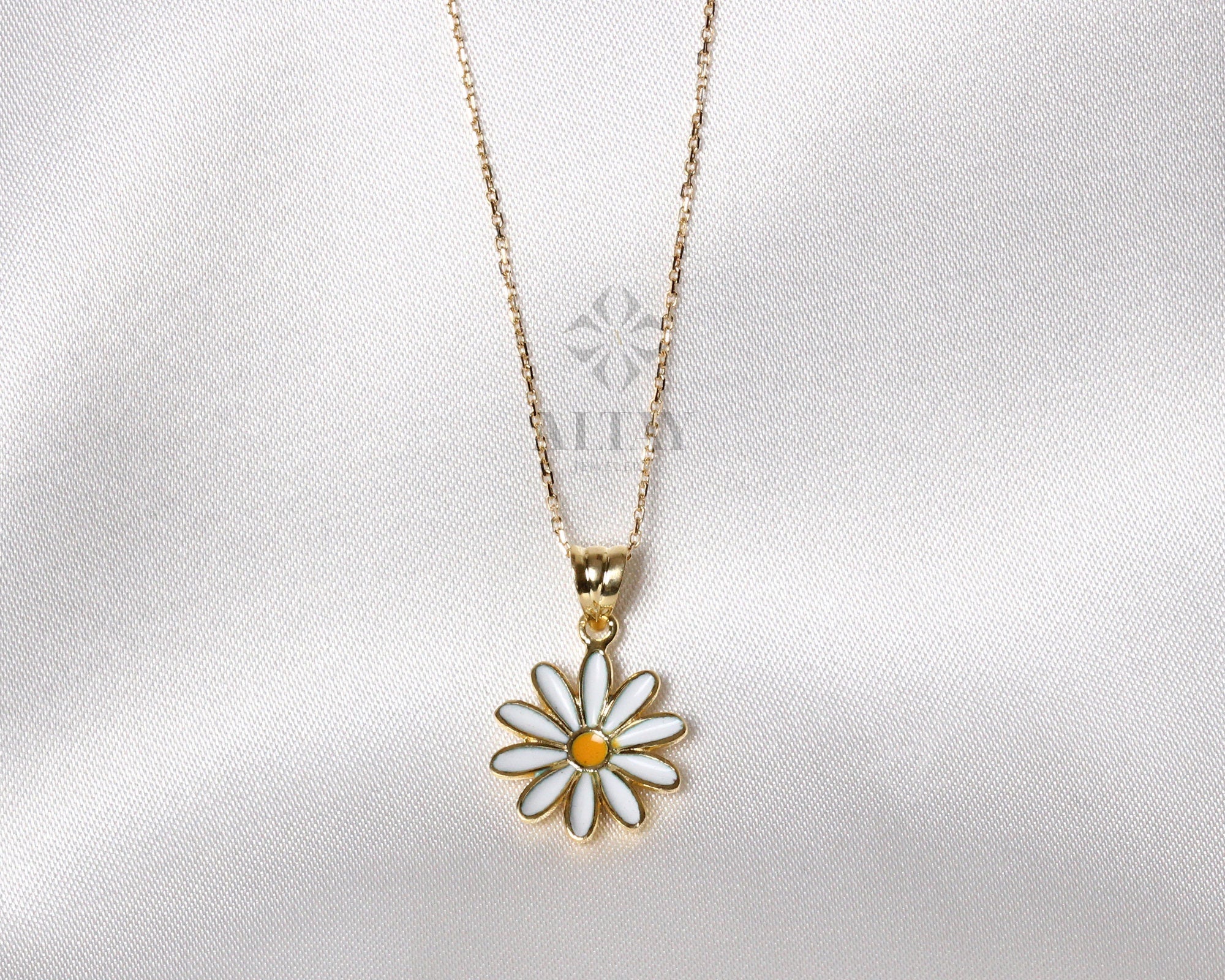 14K Gold Daisy Necklace, Gold Flower Pendant, Yellow and White Enamel Choker, Gift for Her, Daisy Charm, Dainty Everyday Daisy Pendant