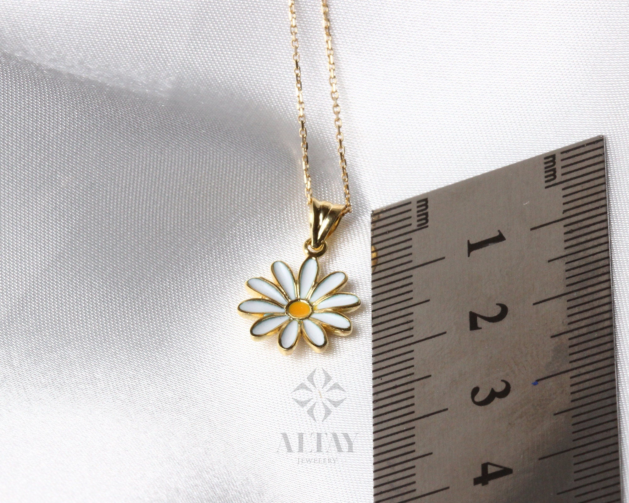 14K Gold Daisy Necklace, Gold Flower Pendant, Yellow and White Enamel Choker, Gift for Her, Daisy Charm, Dainty Everyday Daisy Pendant