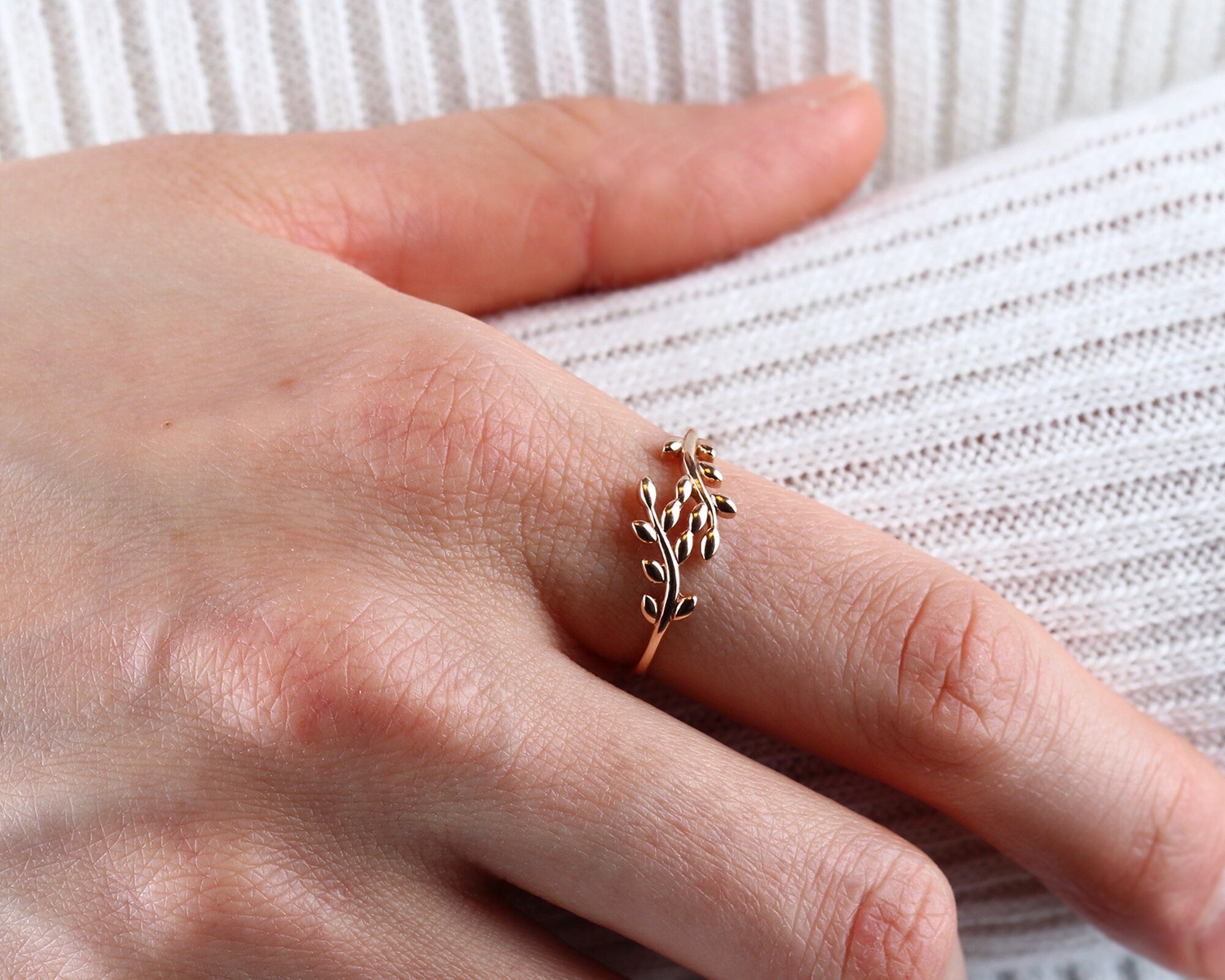 14K Gold Leaf Branch Ring, Gold Leaf Twig Ring, Rose Gold Leaf Ring, Layering Ring, Vine Ring, Laurel Ring, Nature Jewelry, Tree ring