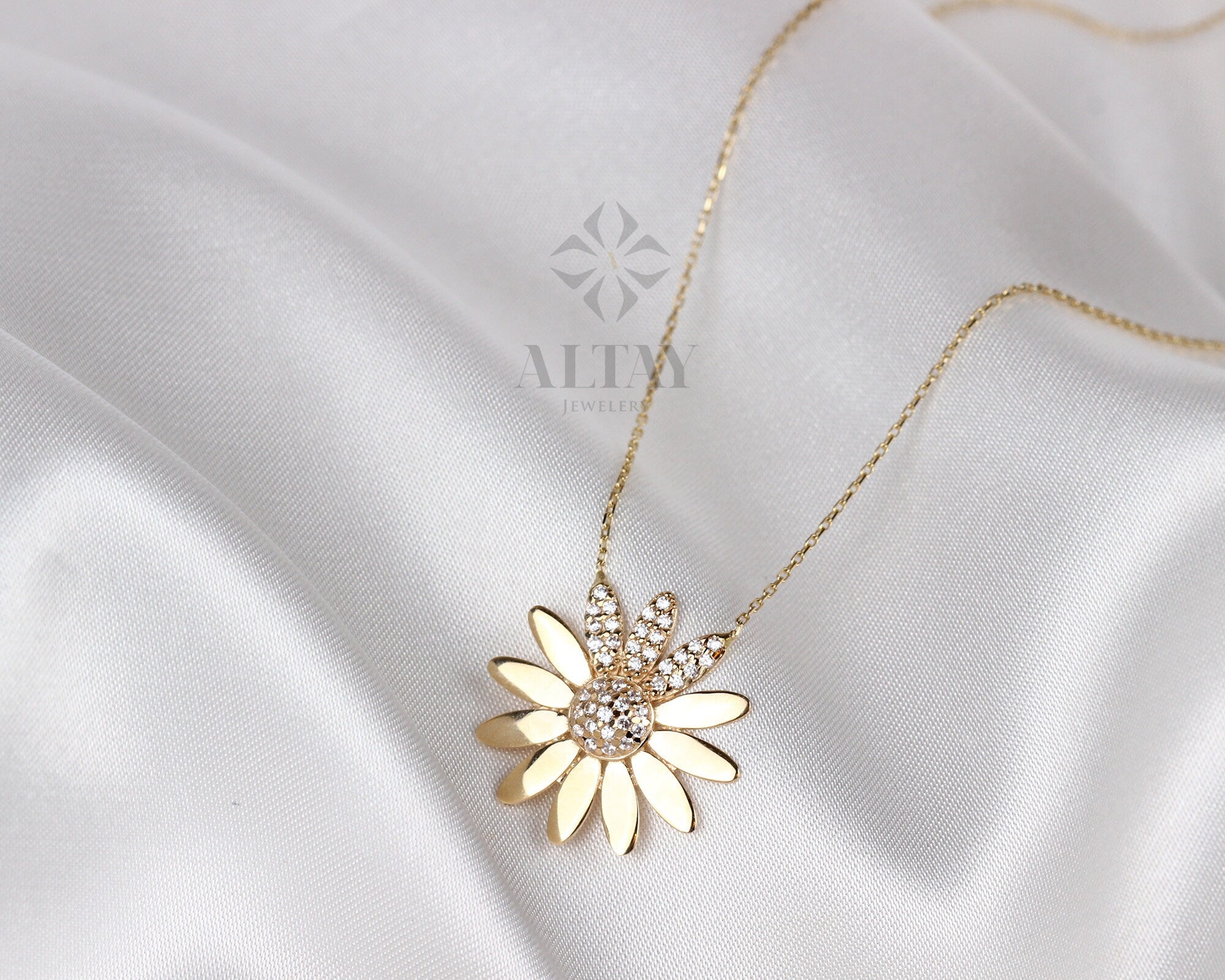 14K Gold Flower Necklace, Daisy Pendant Necklace, Birth Flower Necklace, Handmade Botanical Necklace, Sentimental Gift, Nature Pendant