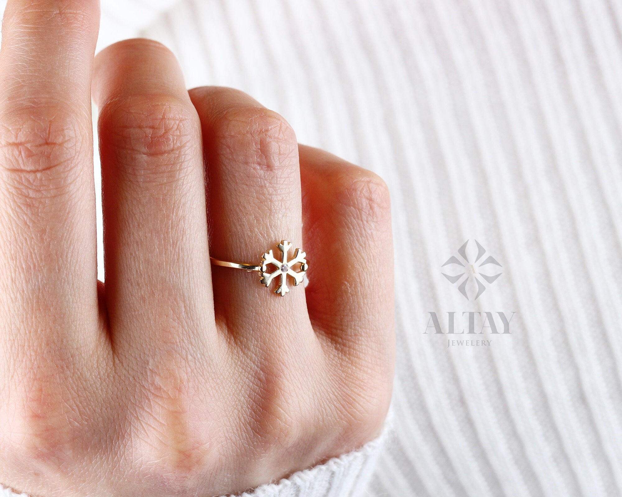 14K Gold Snow Flake Ring, Snow Flake Ring, Winter Ring, Dainty Christmas Ring, Unique Snow Flake Ring, Christmas Gift for Her