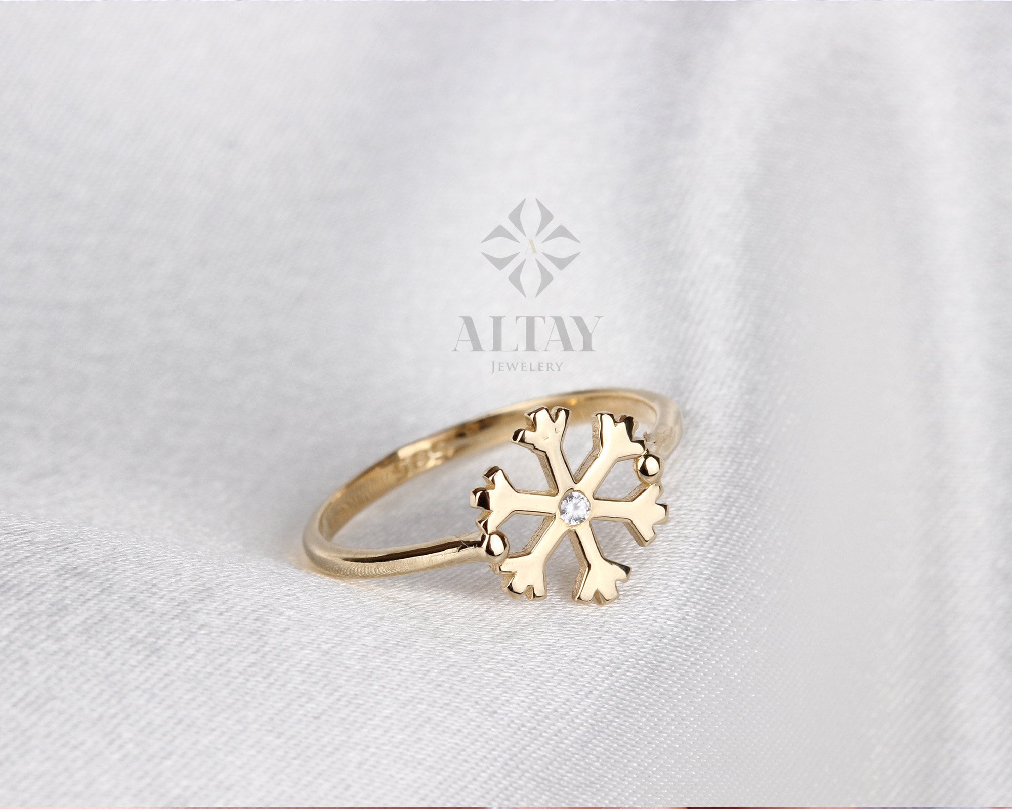 14K Gold Snow Flake Ring, Snow Flake Ring, Winter Ring, Dainty Christmas Ring, Unique Snow Flake Ring, Christmas Gift for Her