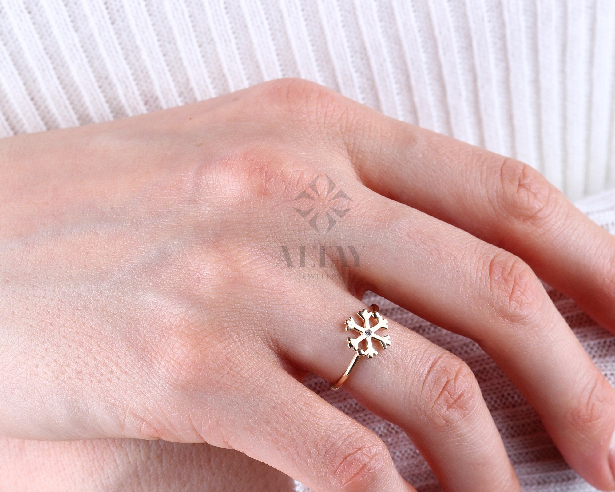 14K Gold Snow Flake Ring, Snow Flake Ring, Winter Ring, Dainty Christmas Ring, Unique Snow Flake Ring, Christmas Gift for Her