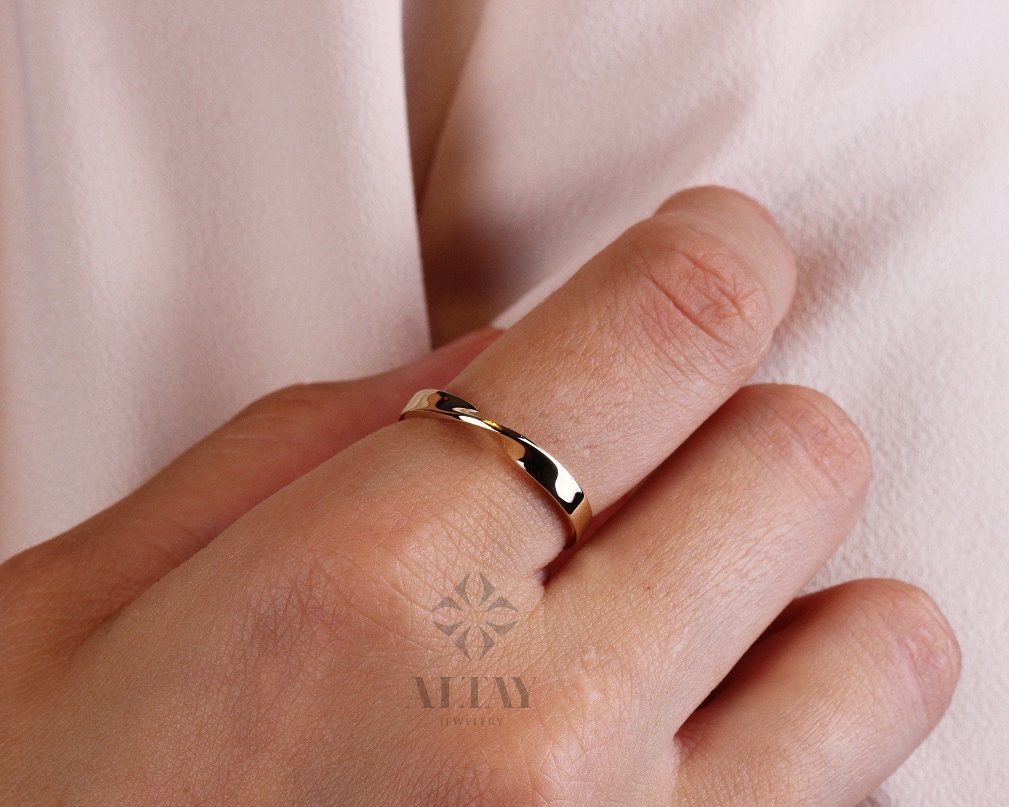 14K Gold Mobius Ring, Single Twist Ring, Plain Gold Ring, Dainty Wedding Ring, Simple Delicate Stack Twist Ring, Thin Twist Wedding Band