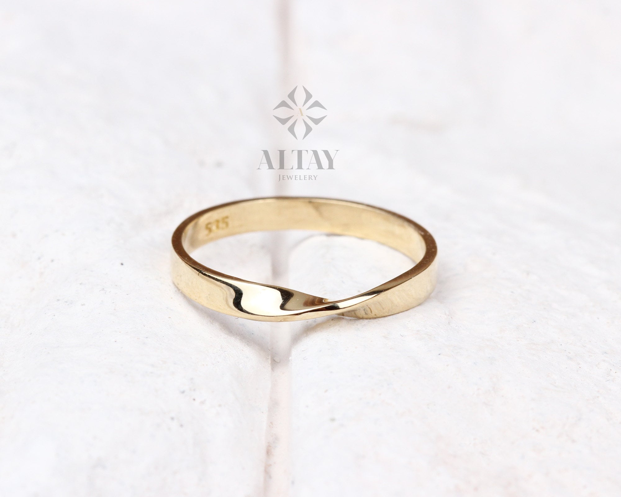 14K Gold Mobius Ring, Single Twist Ring, Plain Gold Ring, Dainty Wedding Ring, Simple Delicate Stack Twist Ring, Thin Twist Wedding Band