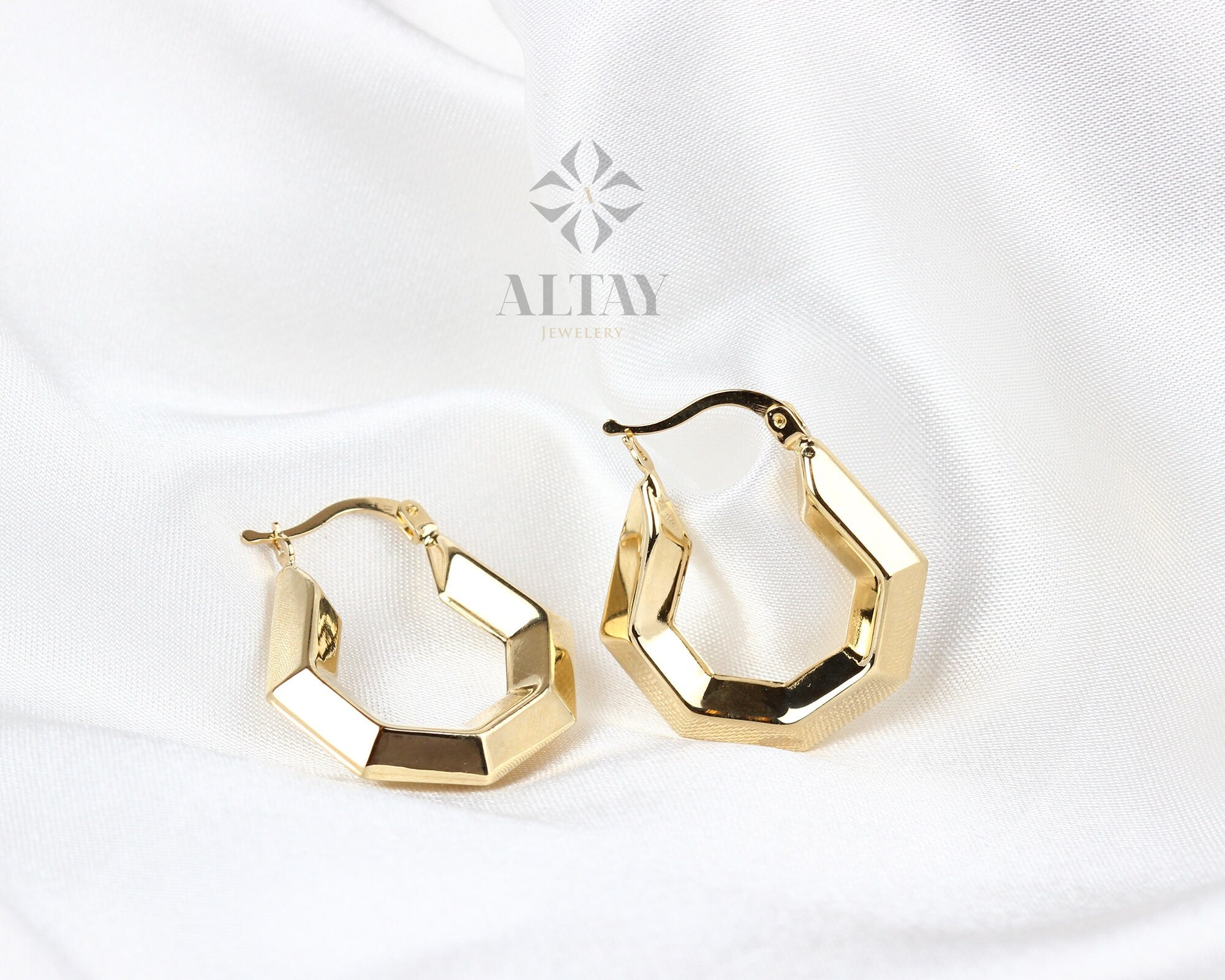 14K Gold Hoop Earring, Hexagon Gold Hoops, Geometric Gold Earrings, Dainty Hoops Huggies, Minimal Everyday Earrings, Shiny Finish Earrings