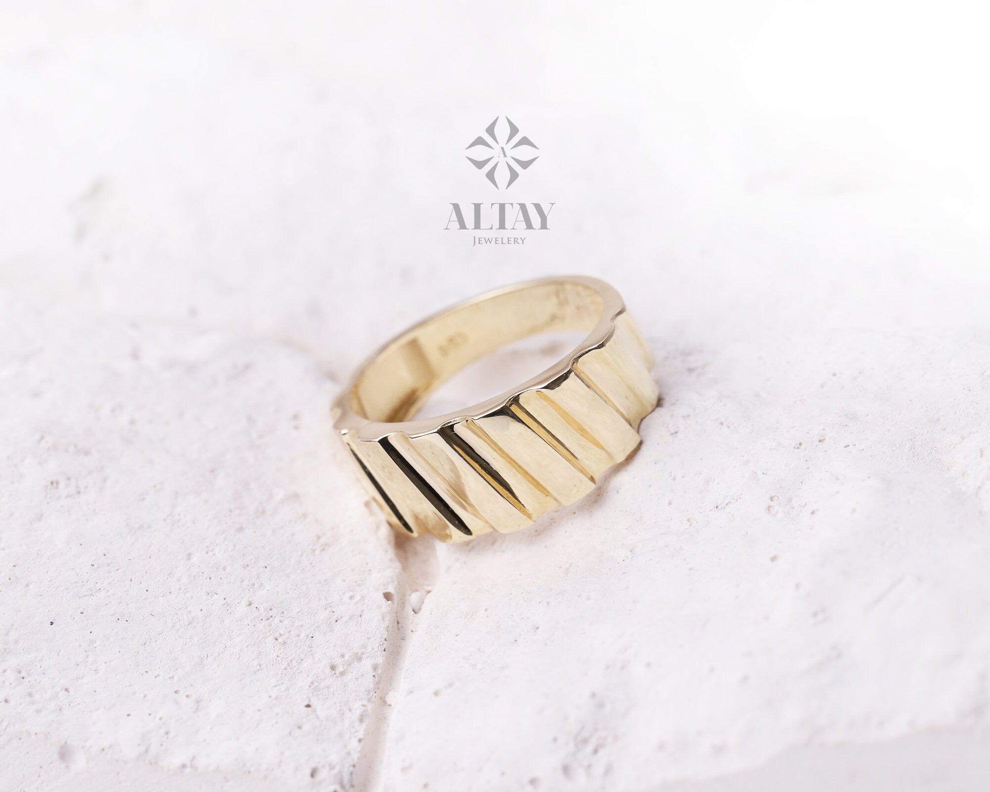 14K Gold Ruffles Ring, Dome Croissant Ring, Iconic Dome Ring, Dainty Gold Bold Dome Ring, ZigZag Twist Ring, Gold Thick Band, Gift For Her