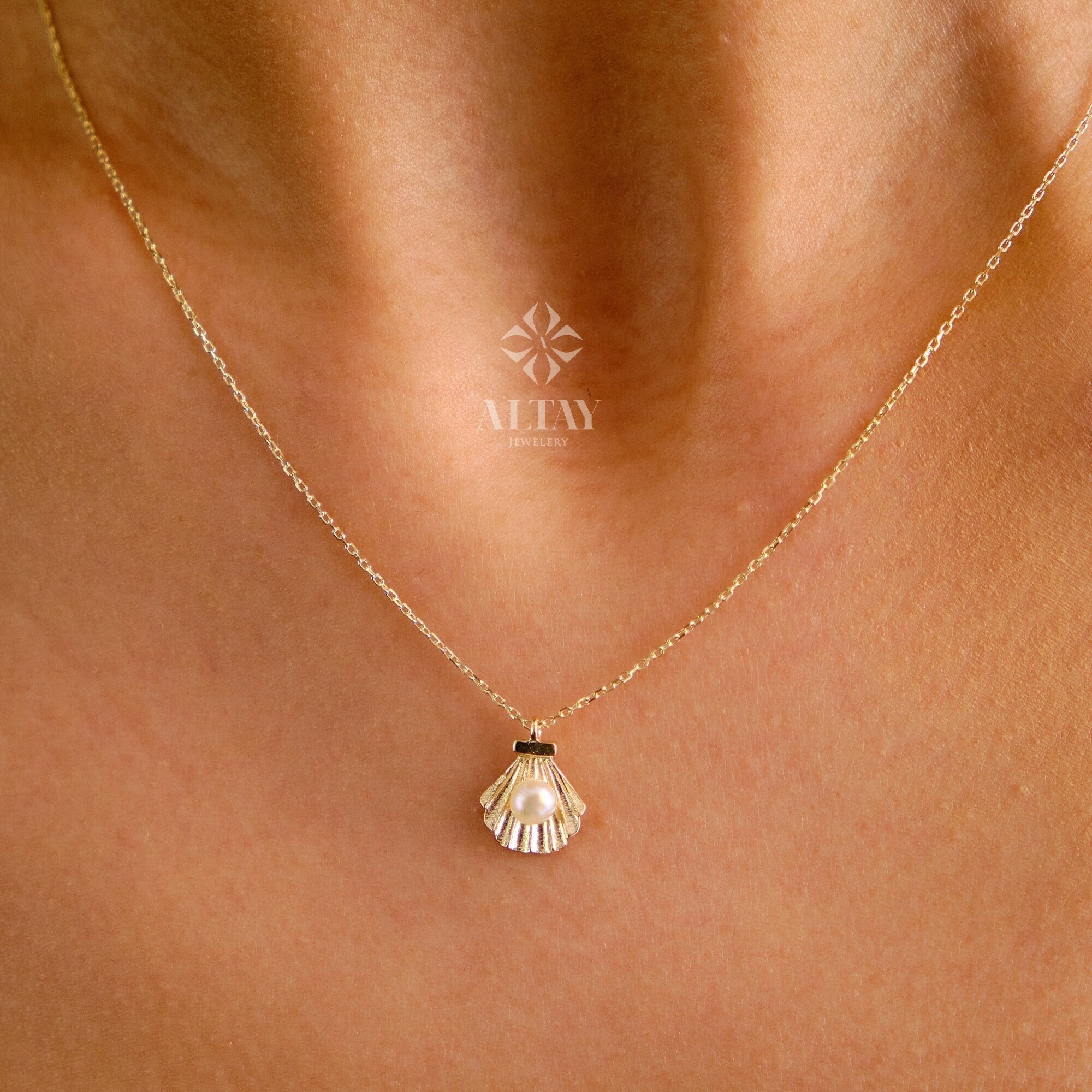 14K Gold Seashell Pearl Necklace, Gold Shell Pendant, Dainty Gold Bridesmaid, Gift For Her, Charm Necklace ,Minimal Fashion Summer