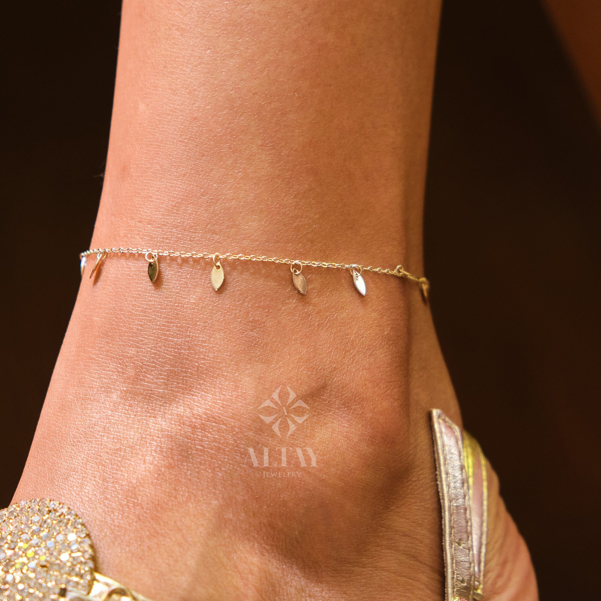 14K Gold Dangling Leaf Anklet, Leaf Charm Anklet, Coin Charm Chain Ankle Bracelet, Body Jewelry, Friendship Gift